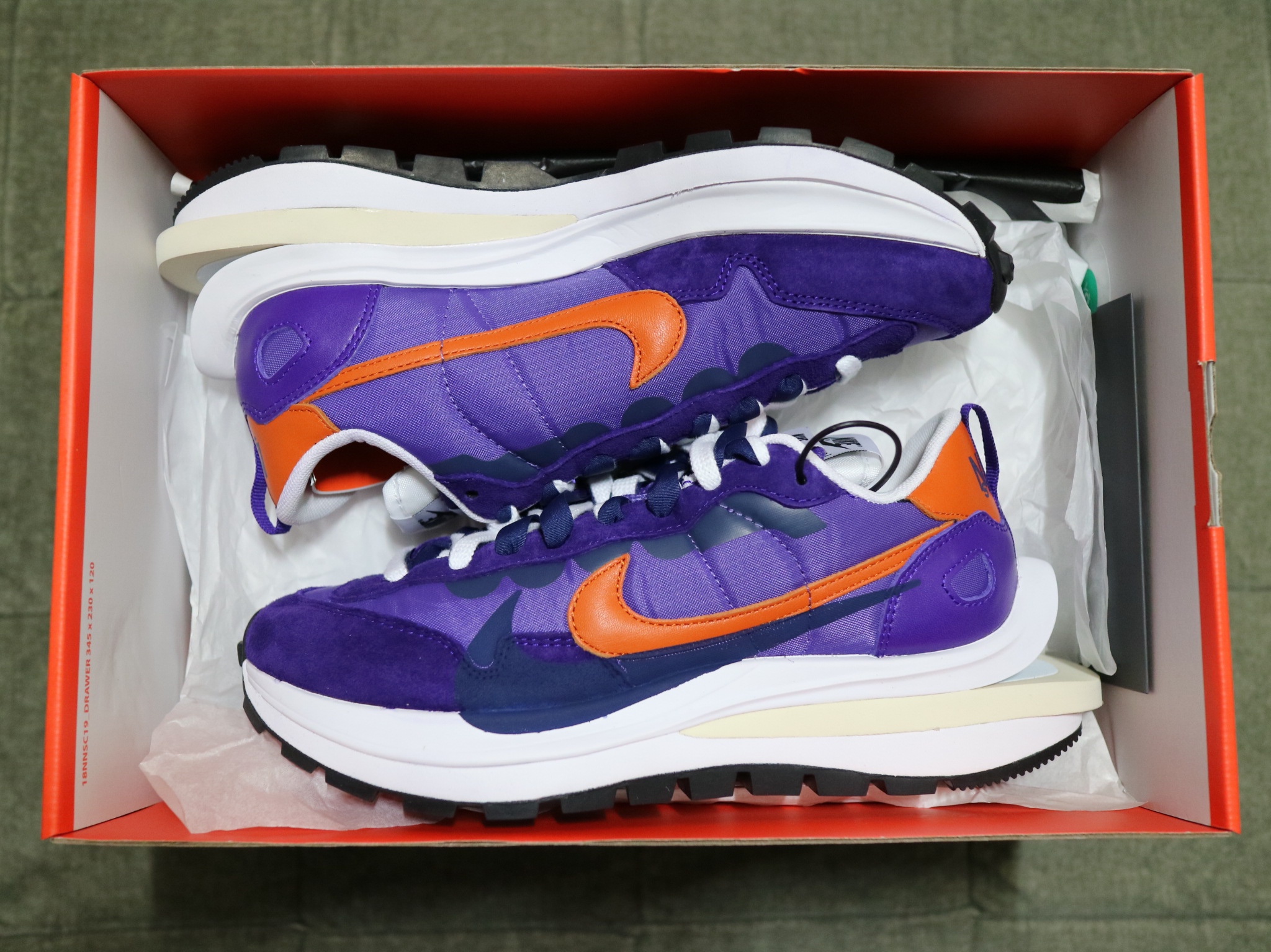 Nike x Sacai VaporWaffle Dark Iris, Nike x Sacai VaporWaffle Sesame and Blue Void 착용 스타일 - 4