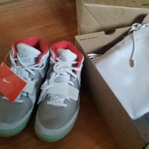 Nike Air Yeezy 2 Pure Platinum 착용 스타일