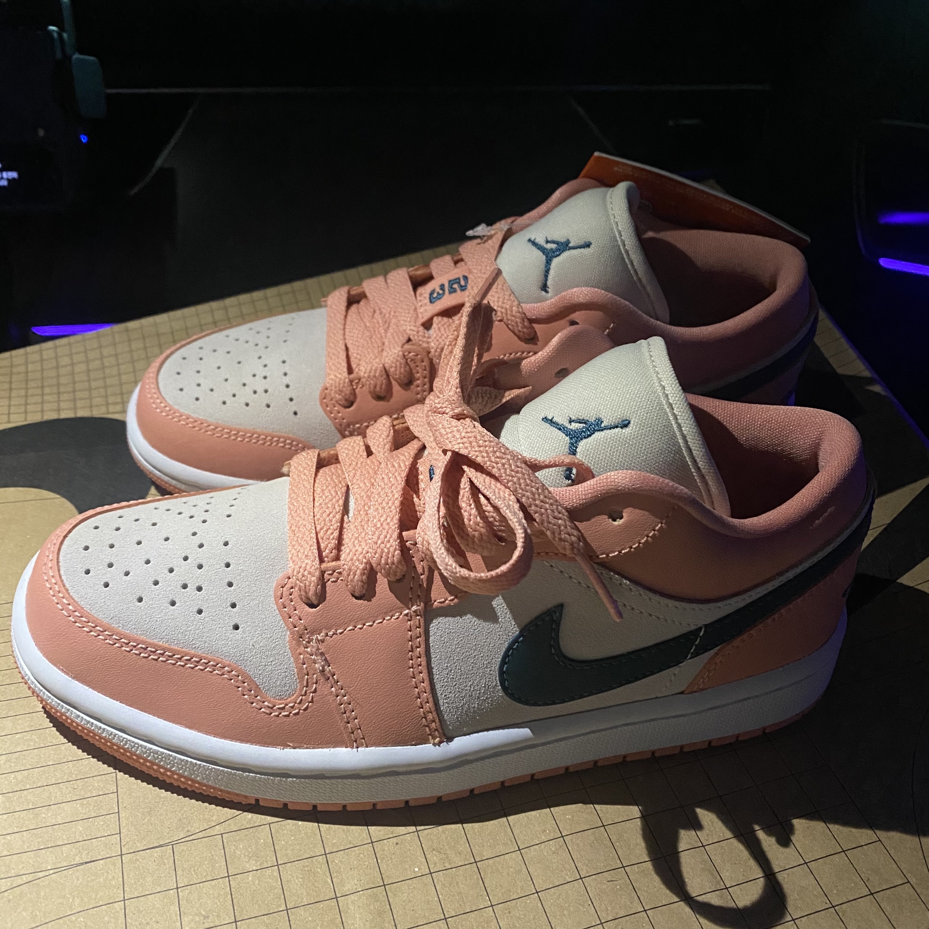(W) Jordan 1 Low Light Madder Root 착용 스타일 - 2