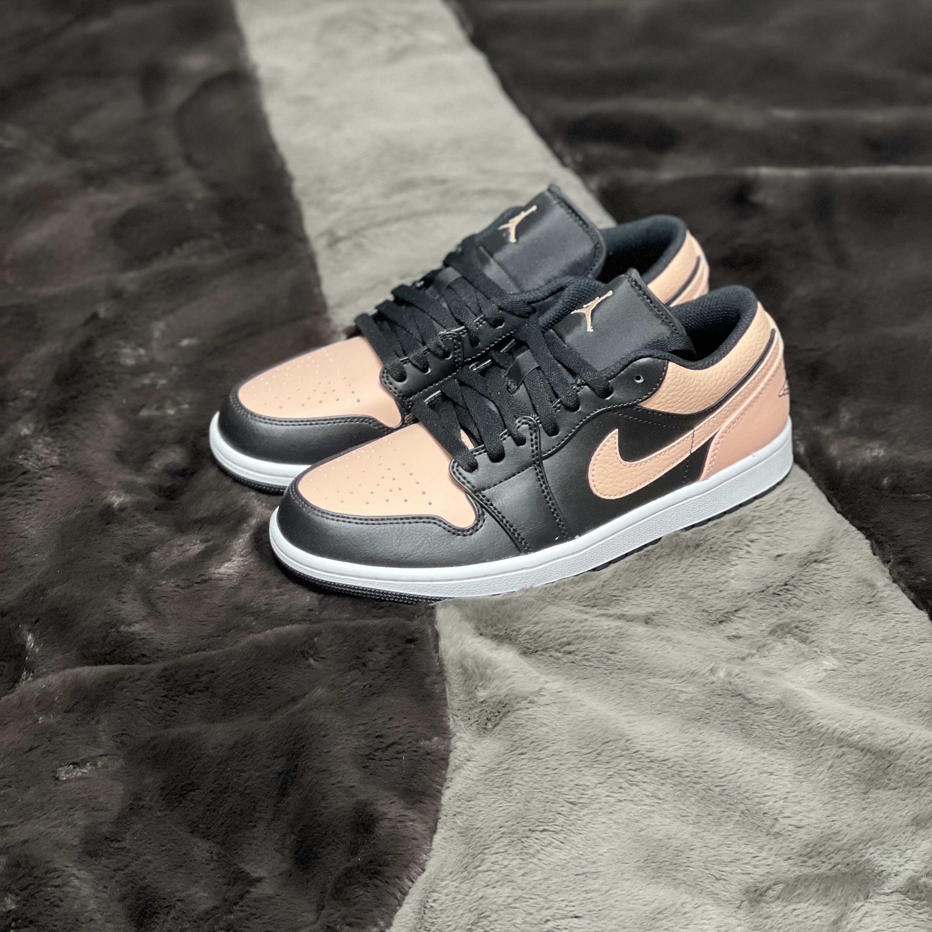 Jordan 1 Low Crimson Tint 착용 스타일 - 3