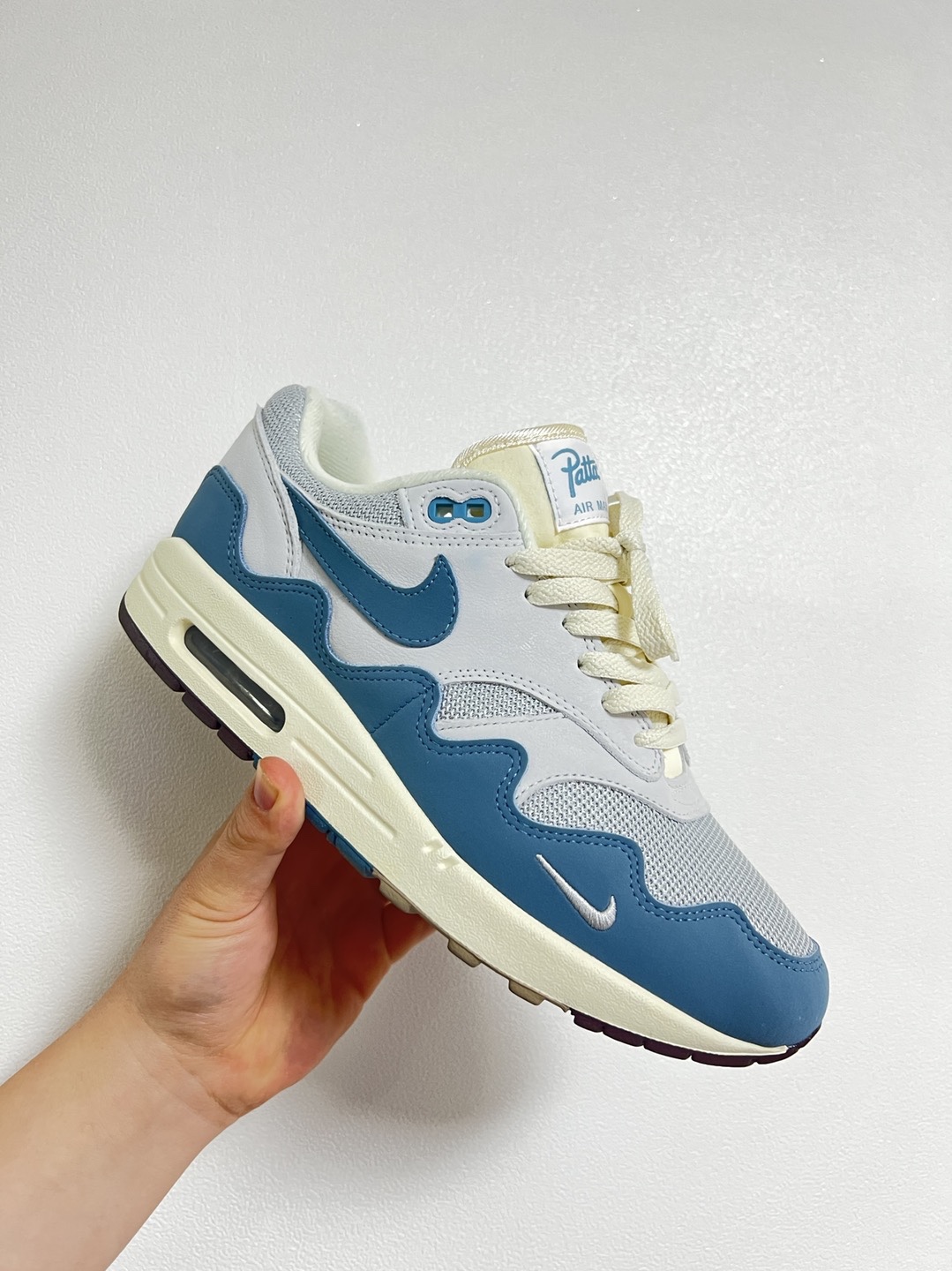 Nike x Patta Air Max 1 Noise Aqua, Nike x Patta Air Max 1 Monarch 착용 스타일 - 1