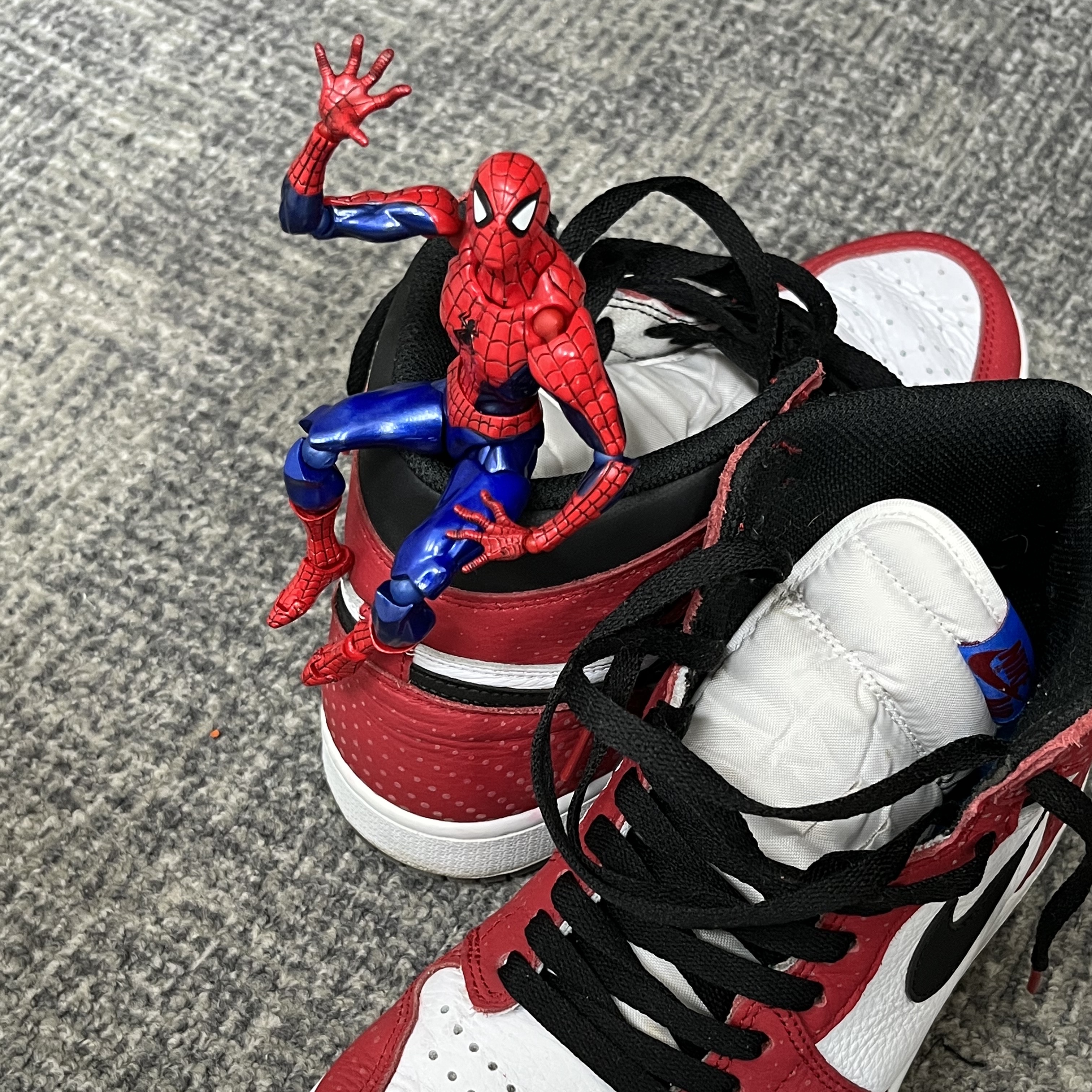Jordan 1 Retro High Spider-Man Origin Story 착용 스타일