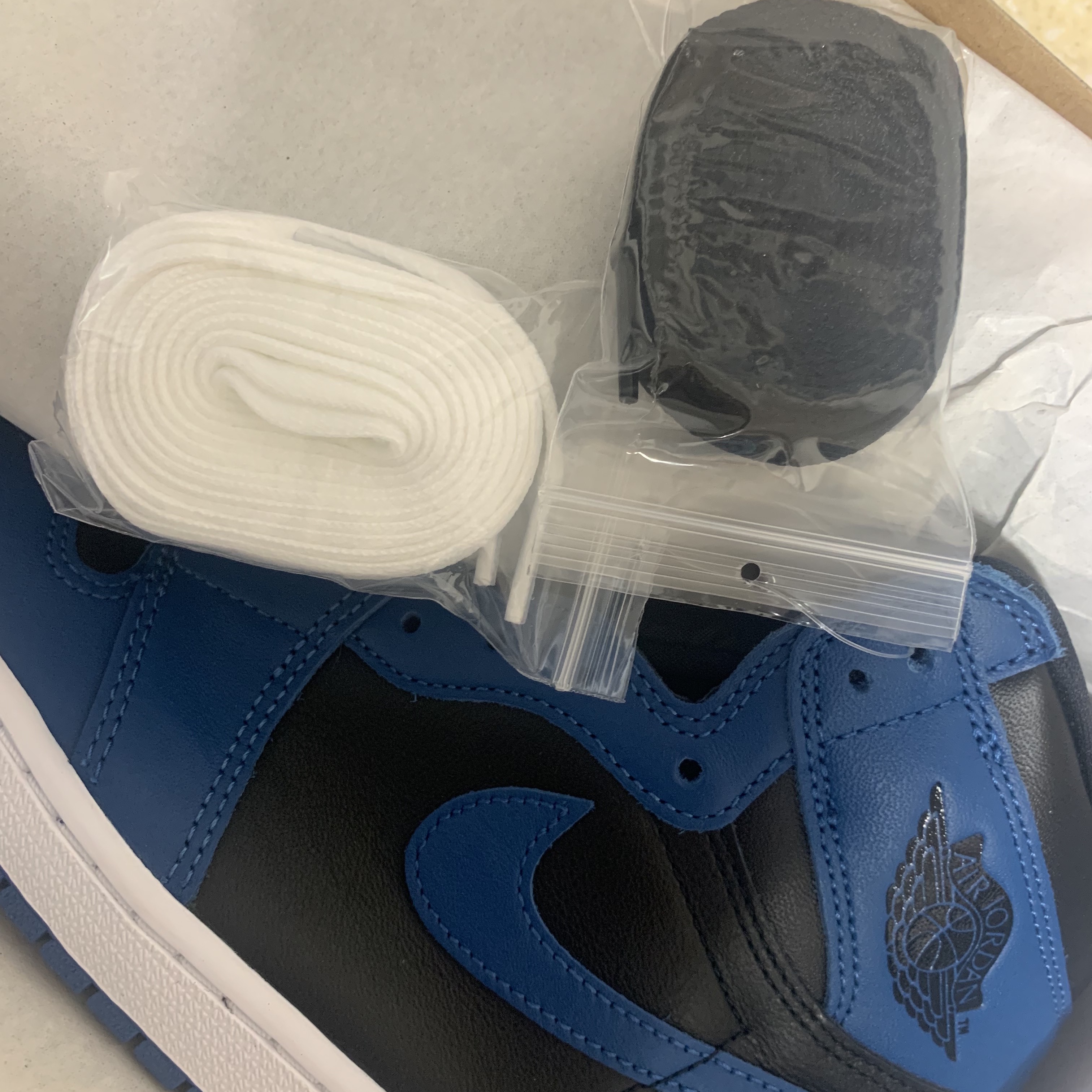 Jordan 1 Retro High OG Dark Marina Blue 착용 스타일 - 1
