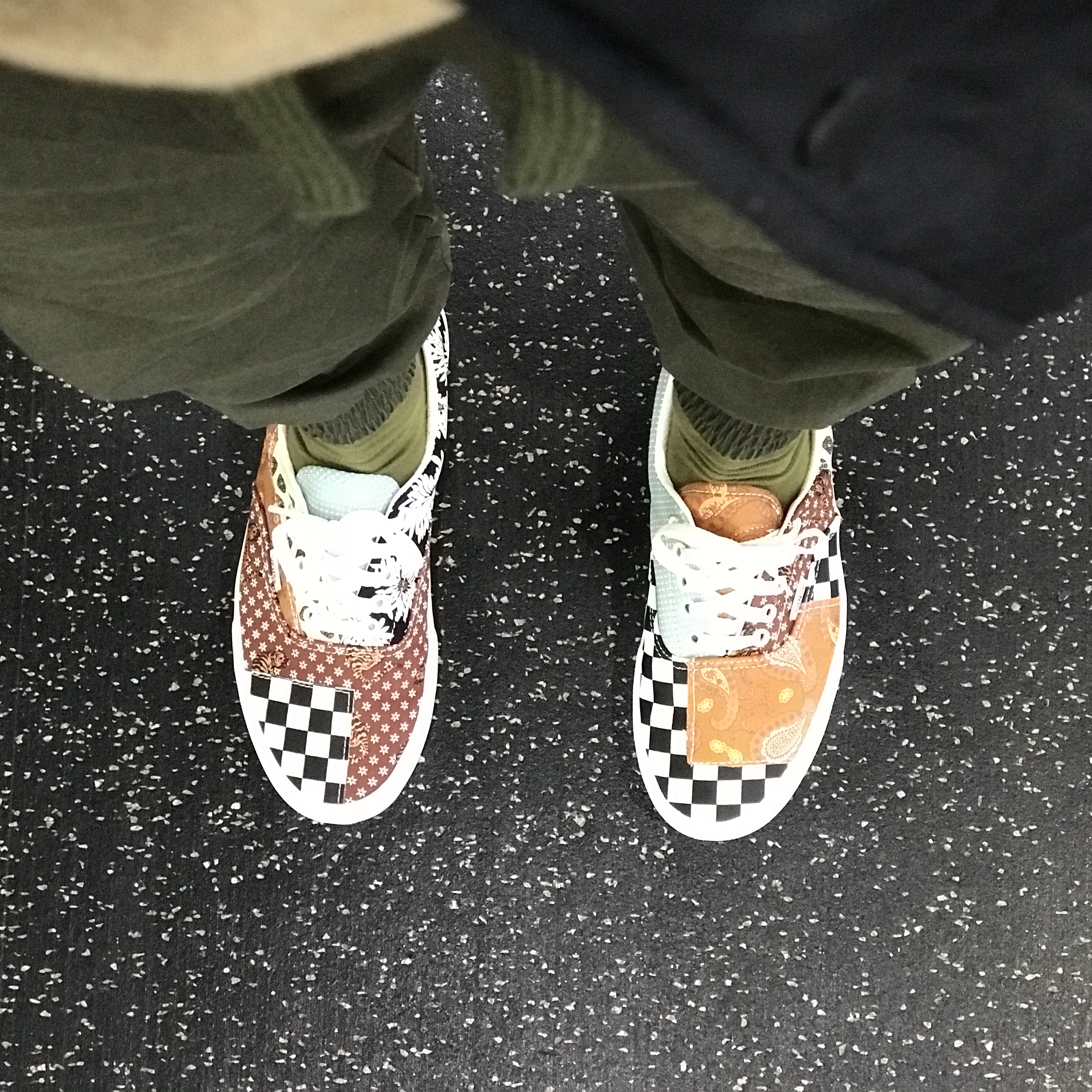 Vans Era Tiger Patchwork 착용 스타일 - 1