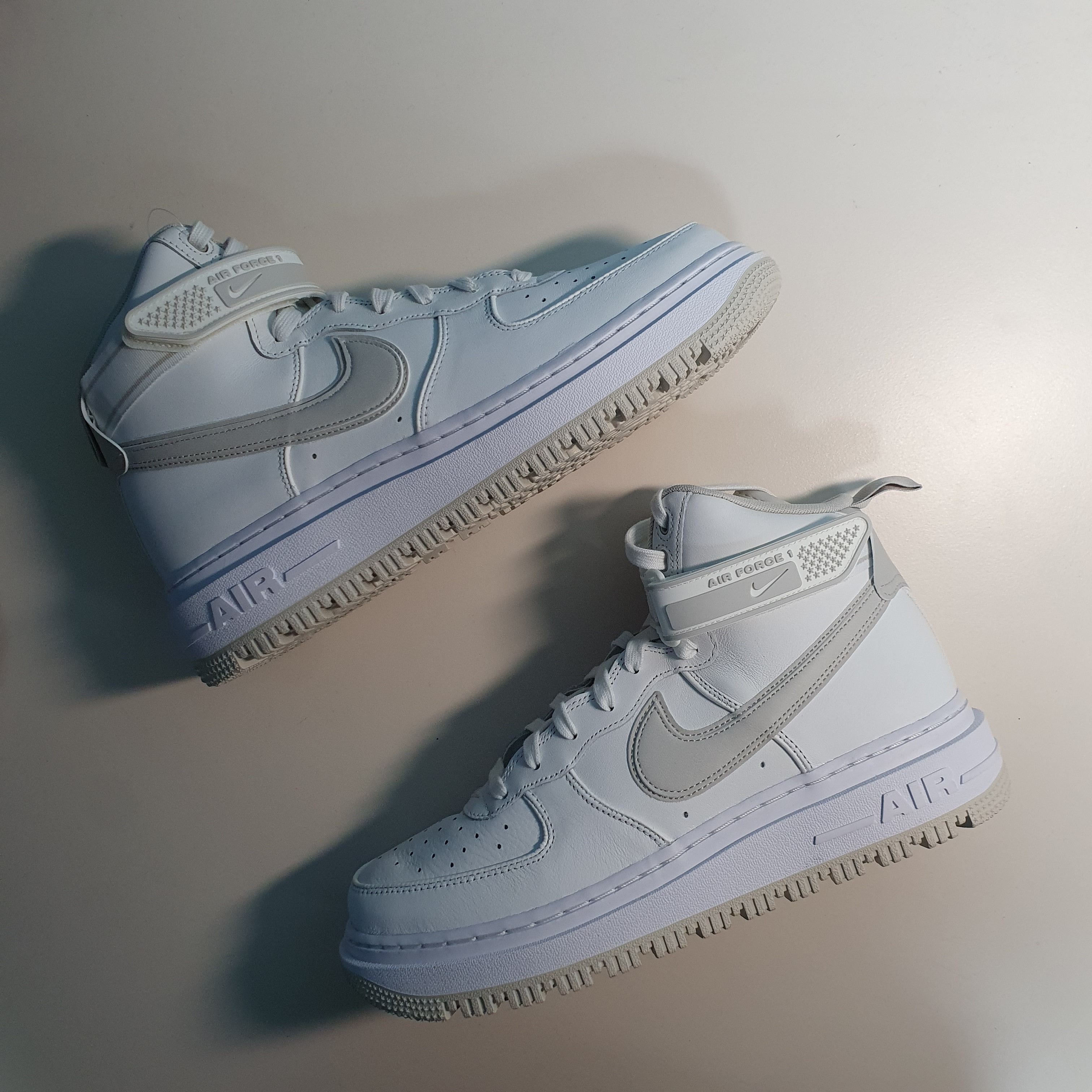 Nike Air Force 1 Boot Summit White Light Bone 착용 스타일
