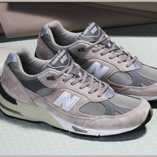 New Balance 991 Made in UK Grey 착용 스타일
