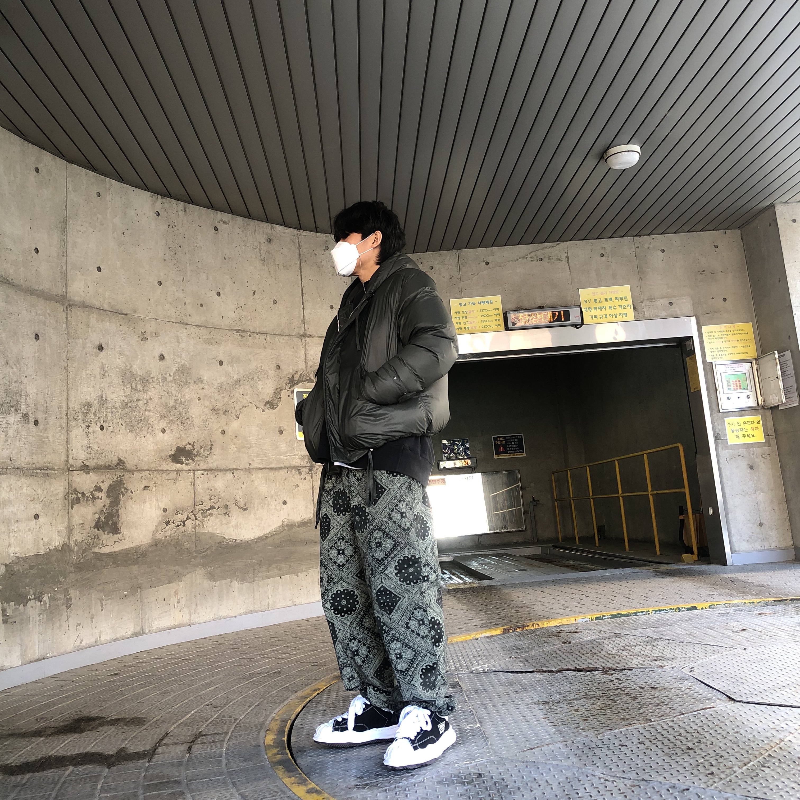 Maison Mihara Yasuhiro Blakey OG Sole Canvas Low-top Sneakers Black White 착용 스타일