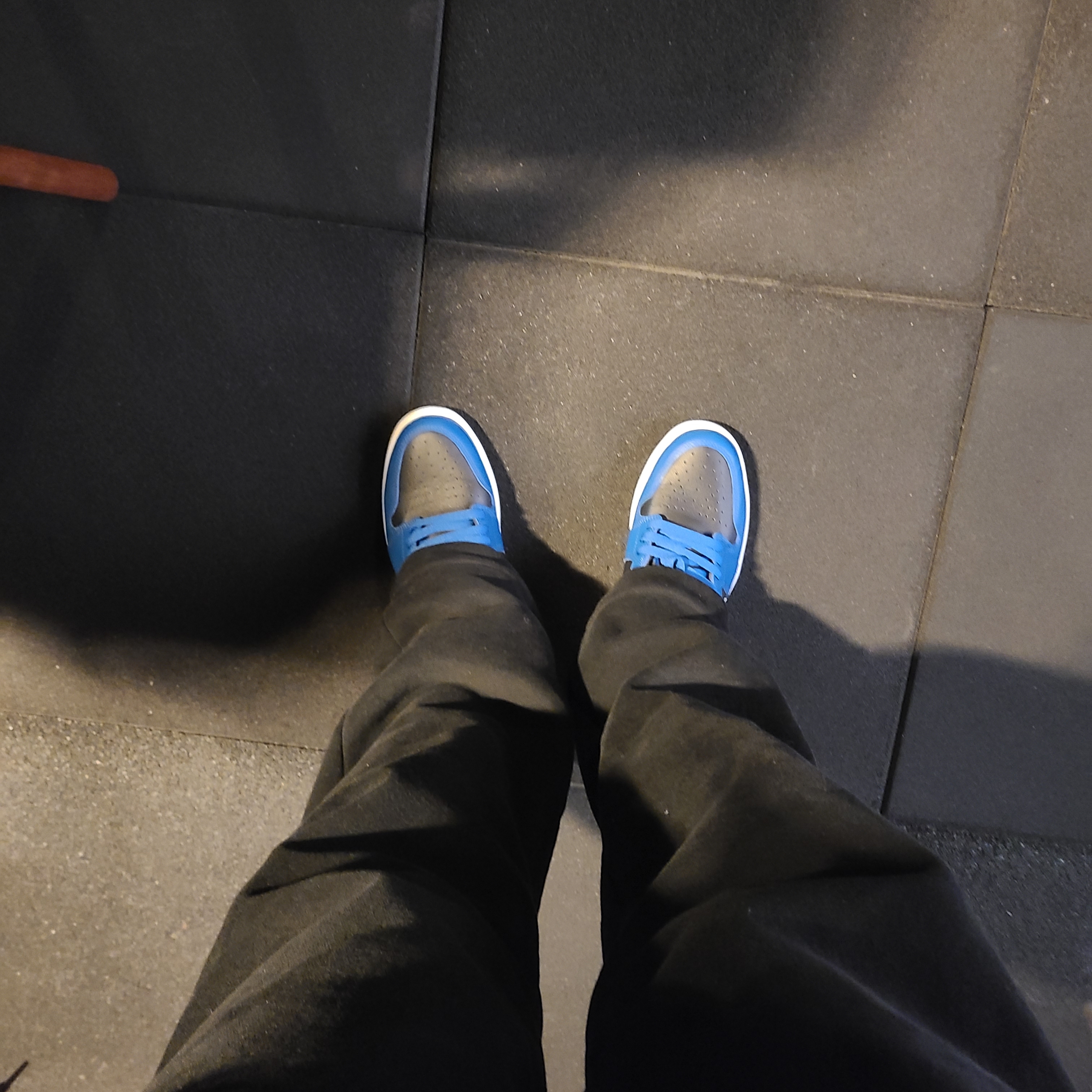 Jordan 1 Retro High OG Dark Marina Blue 착용 스타일