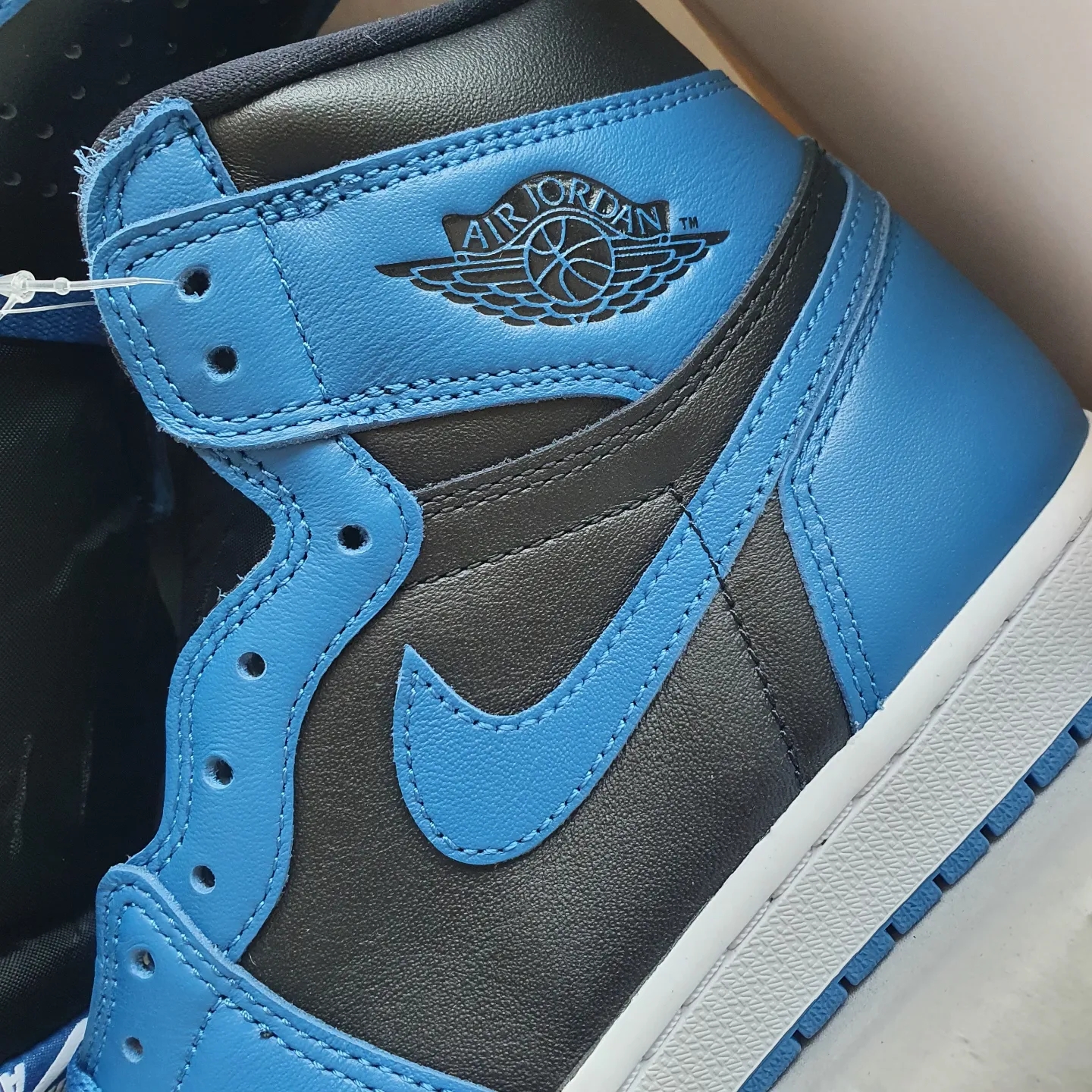 Jordan 1 Retro High OG Dark Marina Blue, Jordan 1 Retro High OG Patent Bred 착용 스타일 - 2
