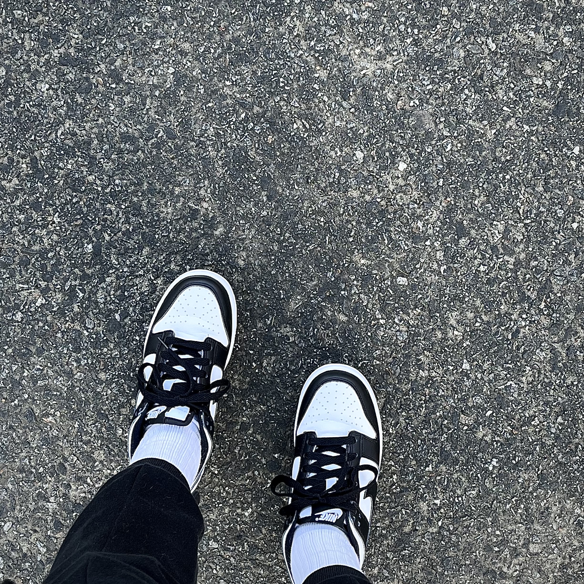 (GS) Nike Dunk Low Black 착용 스타일