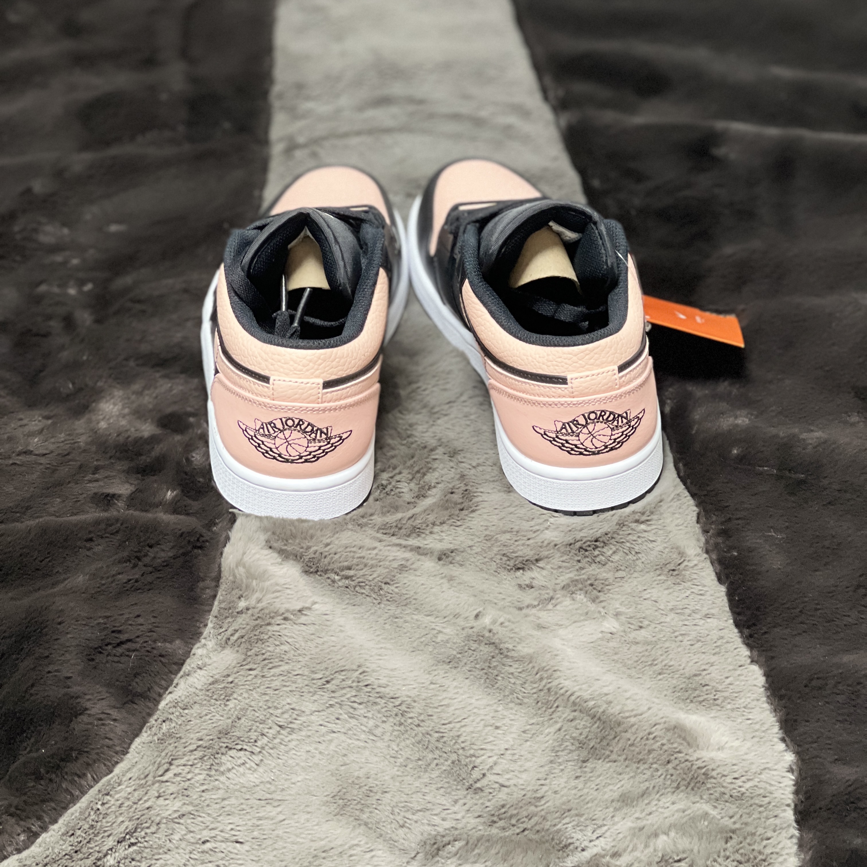 Jordan 1 Low Crimson Tint 착용 스타일 - 5