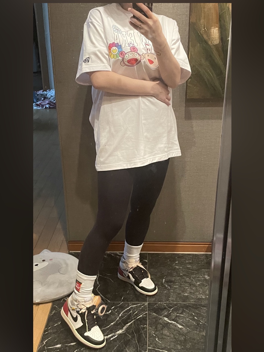 Jordan 1 x Union Retro High Black Toe, New Era x Murakami Takashi NE Arch T-Shirt White 착용 스타일 - 1