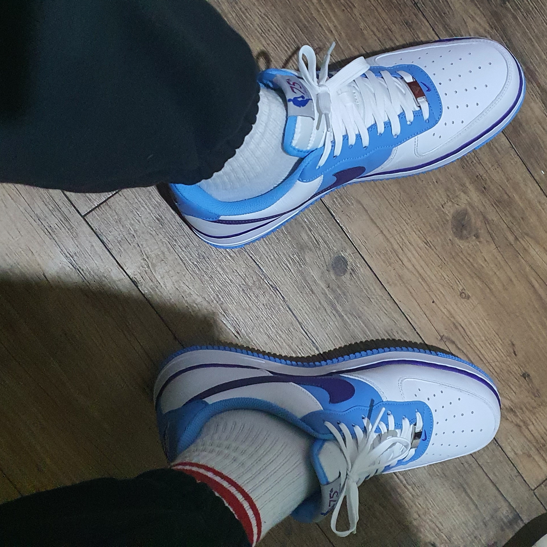 Nike x NBA Air Force 1 '07 LV8 EMB White and Coast Field 착용 스타일