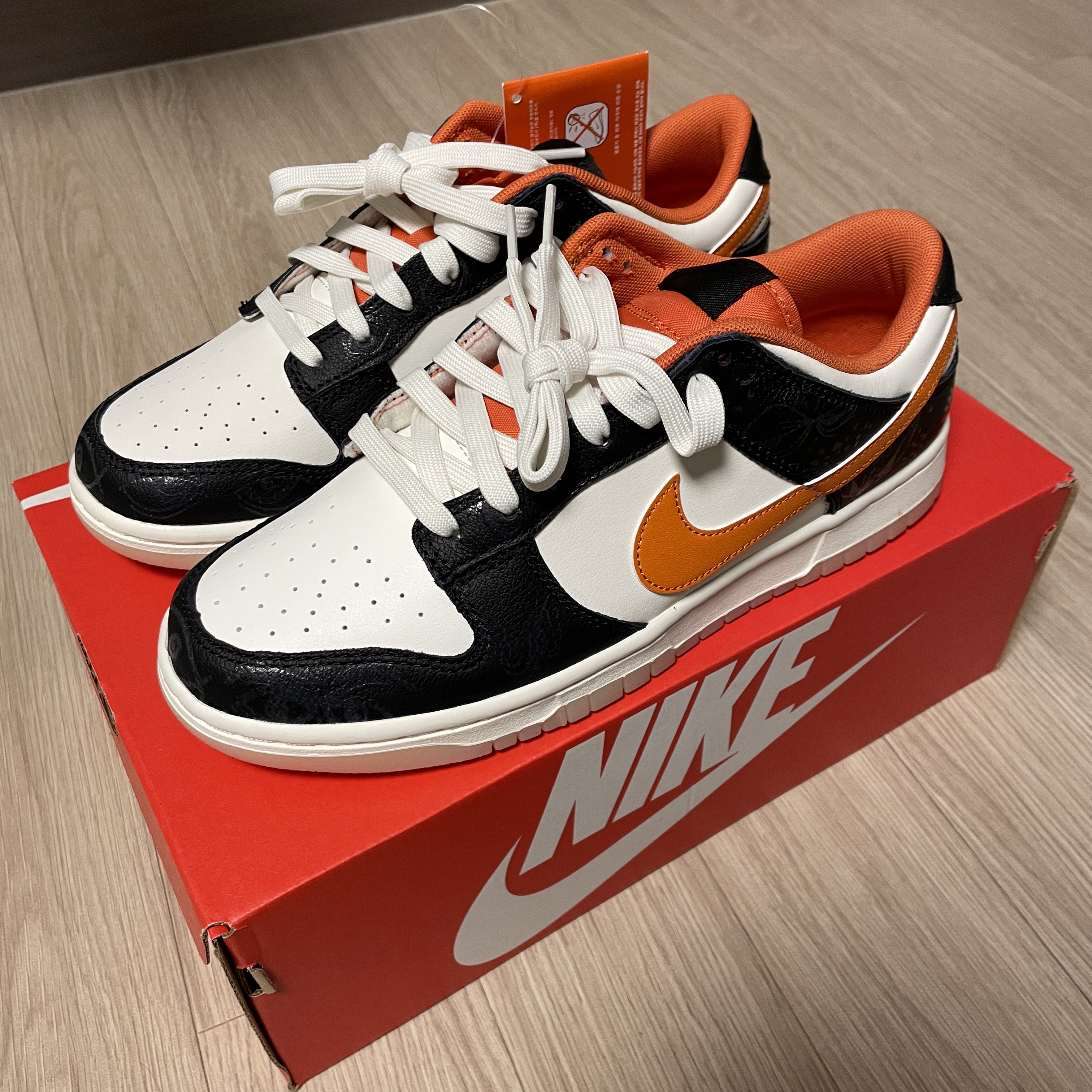 Nike Dunk Low Retro PRM Halloween 착용 스타일