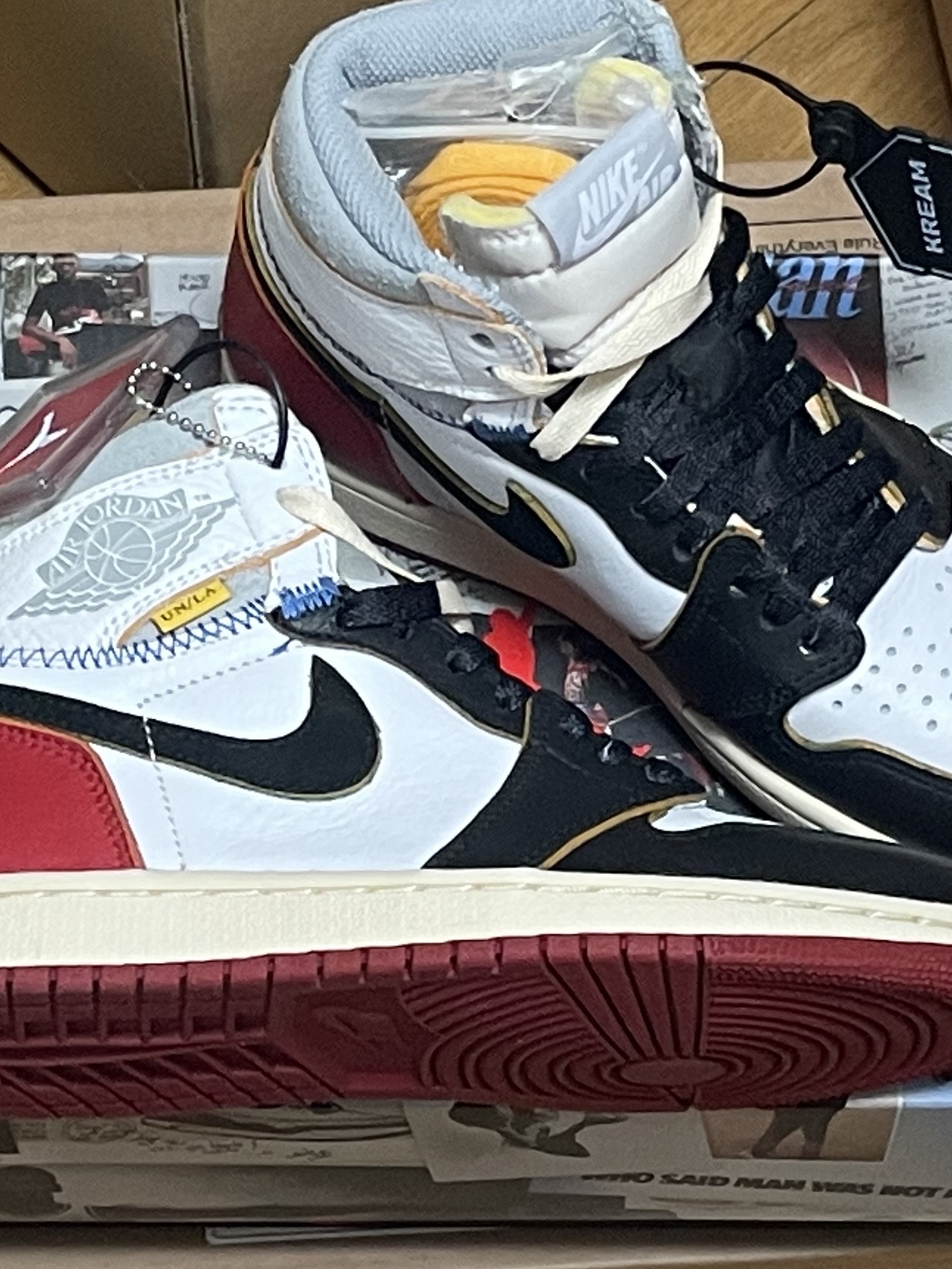 Palace Tri-Chenille Hood Black - 21FW, Jordan 1 x Union Retro High Black Toe 착용 스타일 - 4