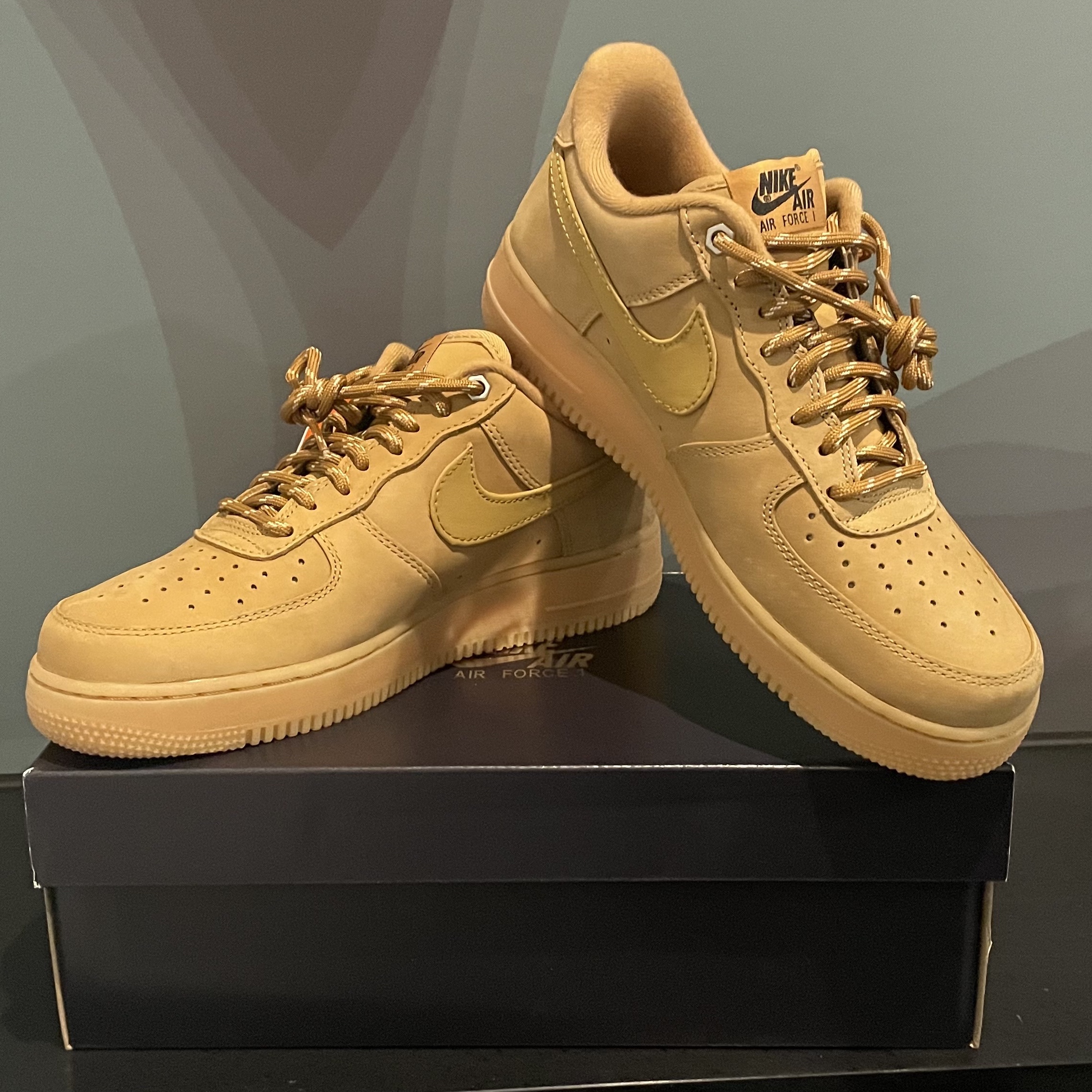 Nike Air Force 1 '07 WB Flax 착용 스타일