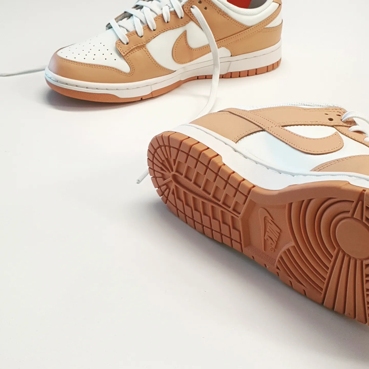 (W) Nike Dunk Low Harvest Moon 착용 스타일 - 4