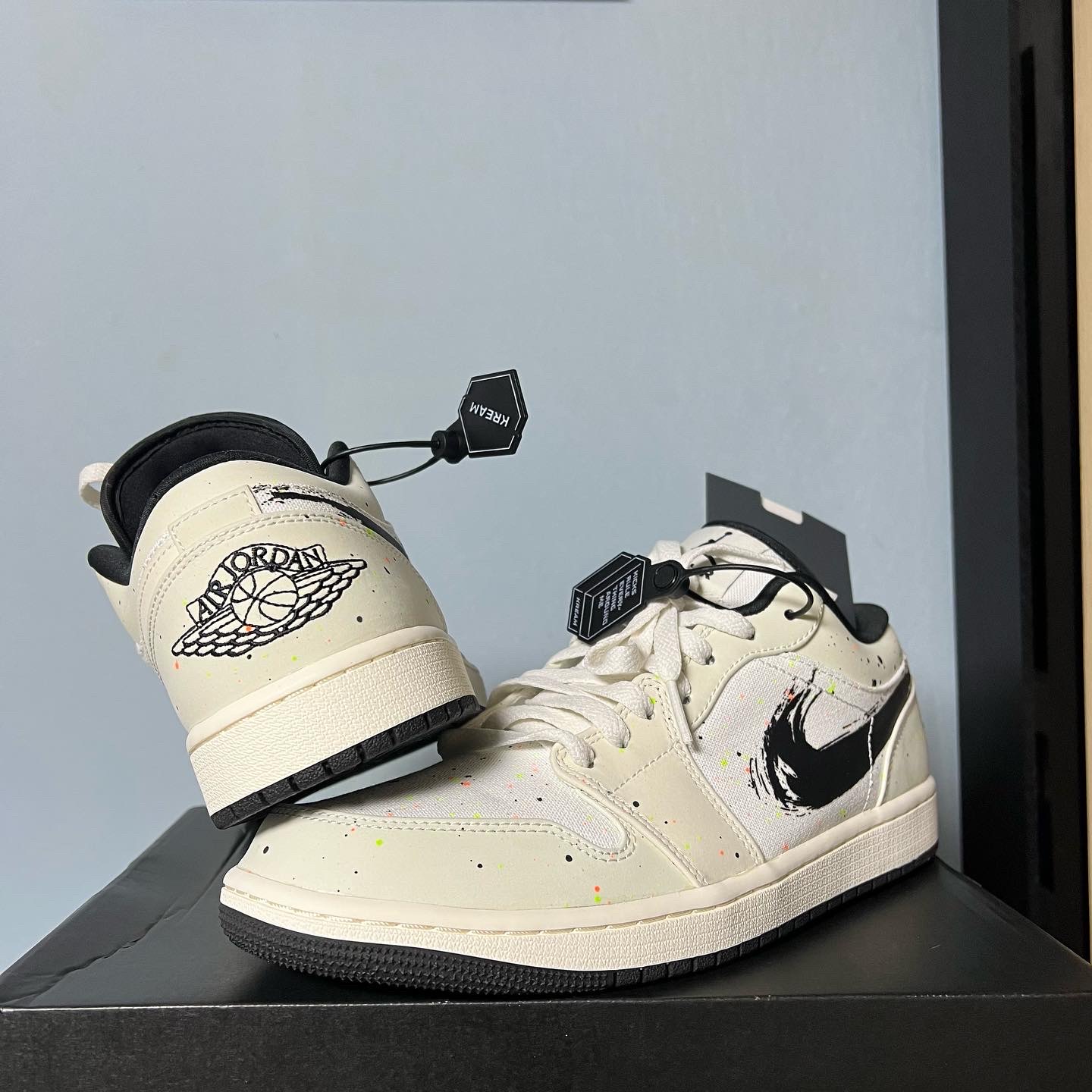 Jordan 1 Low SE Brushstroke 착용 스타일 - 2