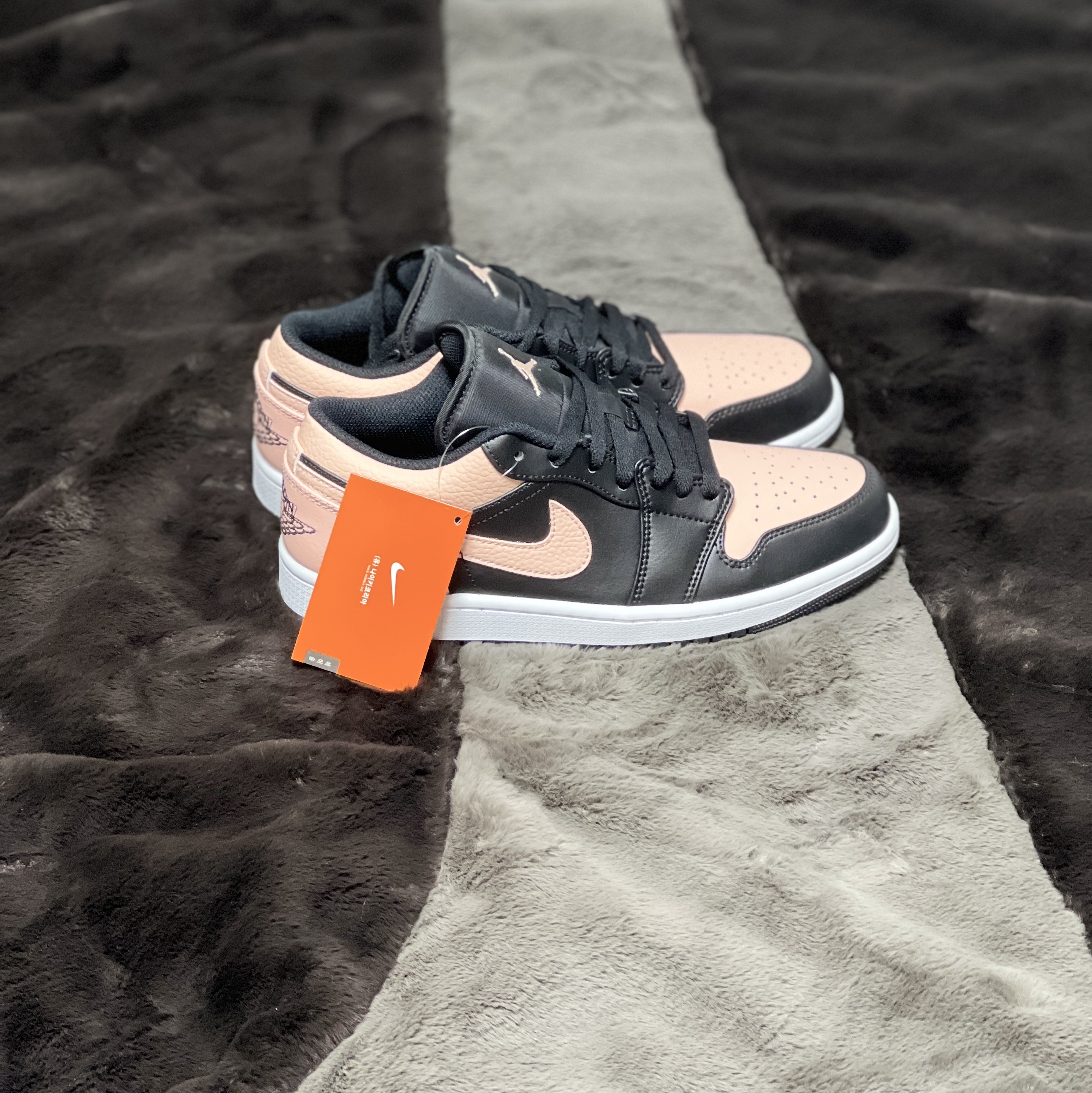 Jordan 1 Low Crimson Tint 착용 스타일 - 4