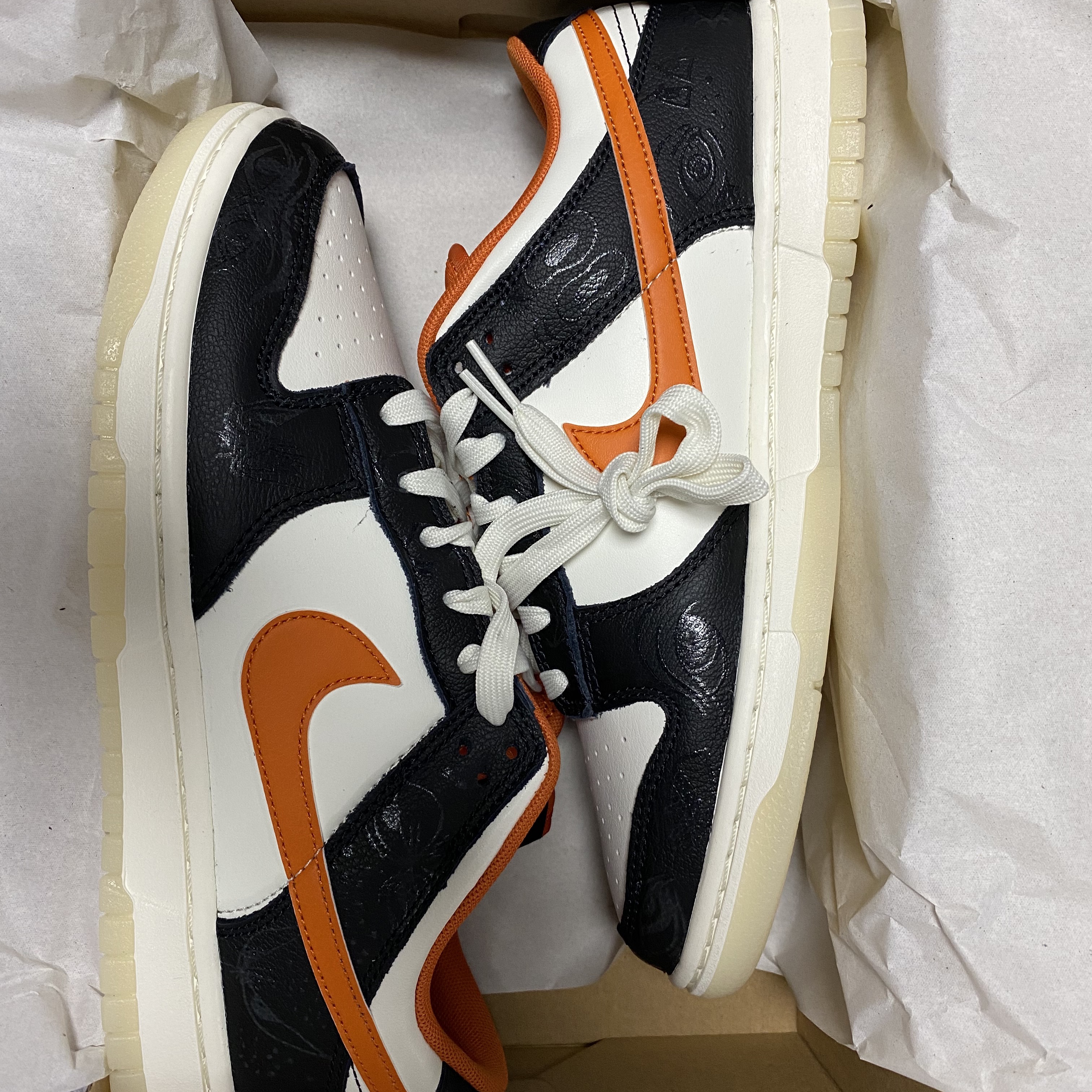 Nike Dunk Low Retro PRM Halloween 착용 스타일 - 1