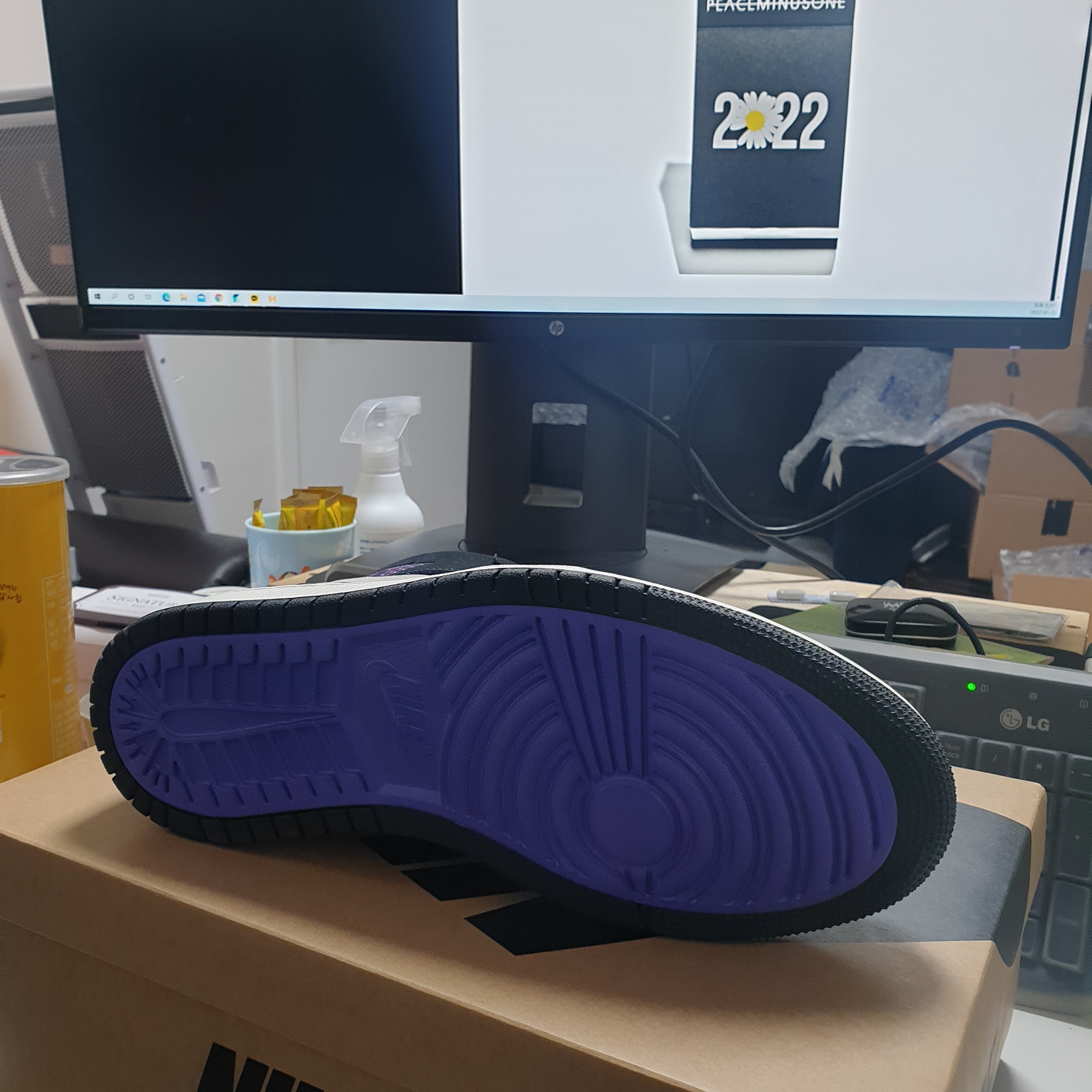 Jordan 1 x Paris Saint-Germain Zoom Air CMFT 착용 스타일 - 2