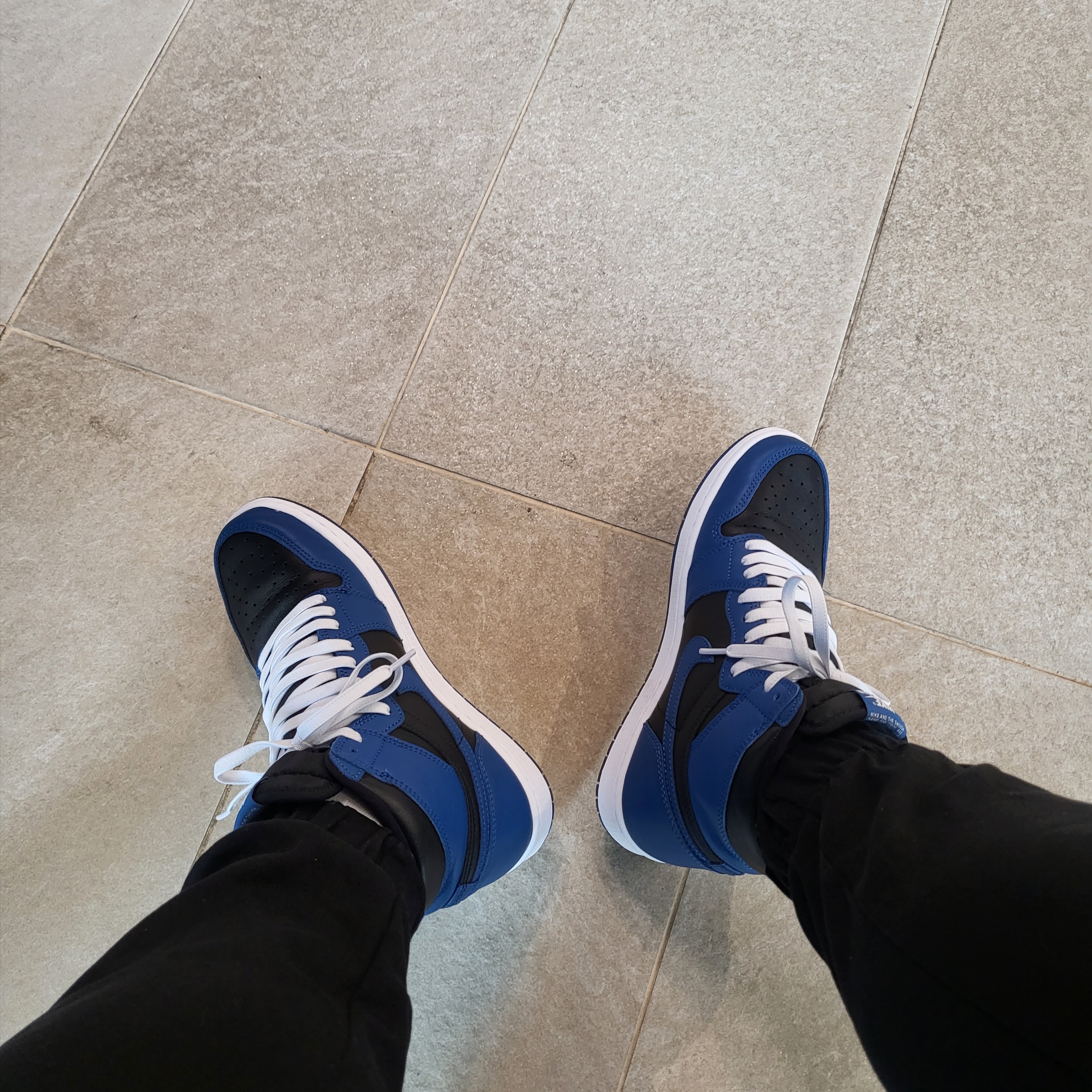 Jordan 1 Retro High OG Dark Marina Blue 착용 스타일