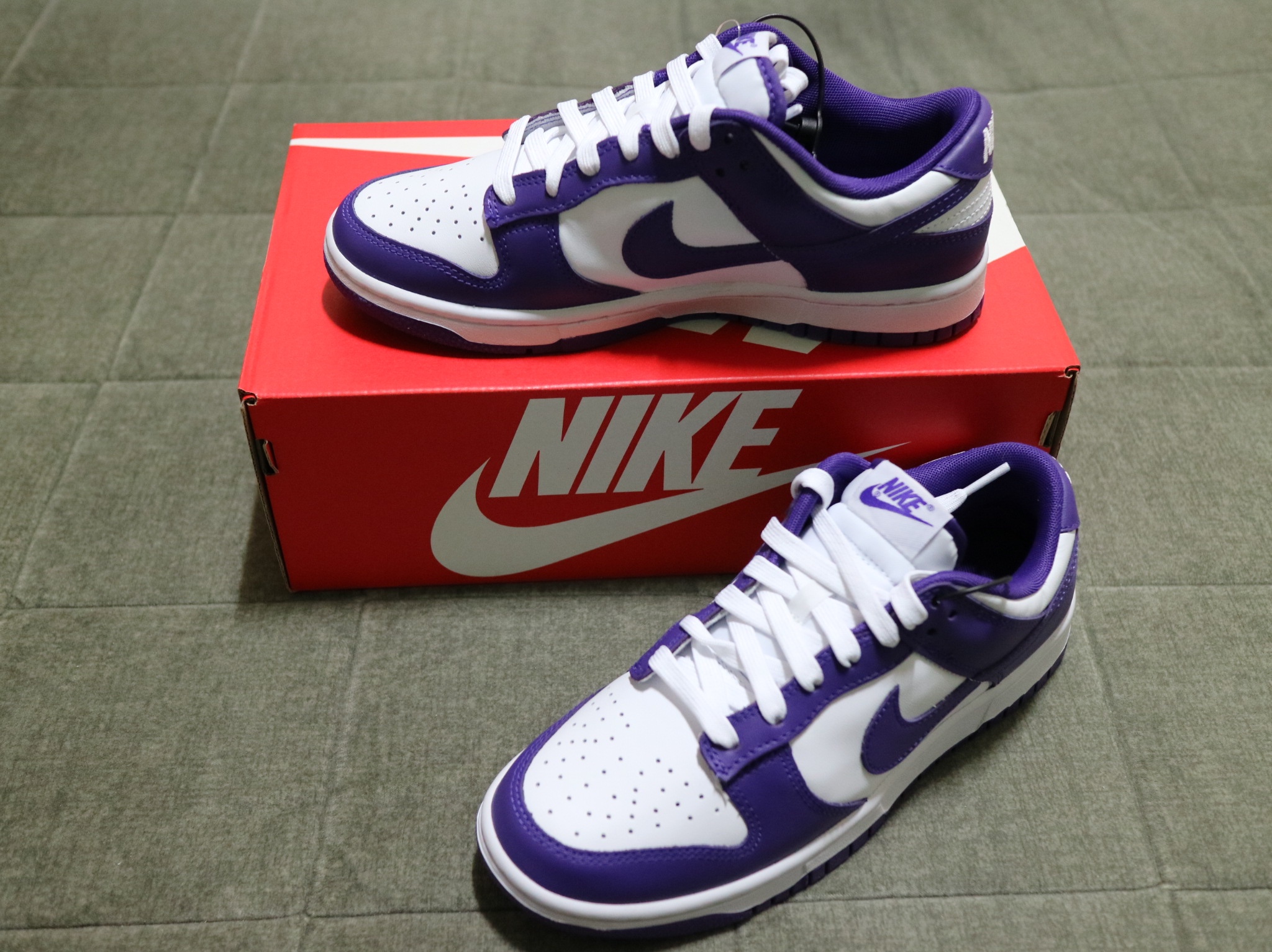 Nike Dunk Low Retro Championship Court Purple 착용 스타일 - 3