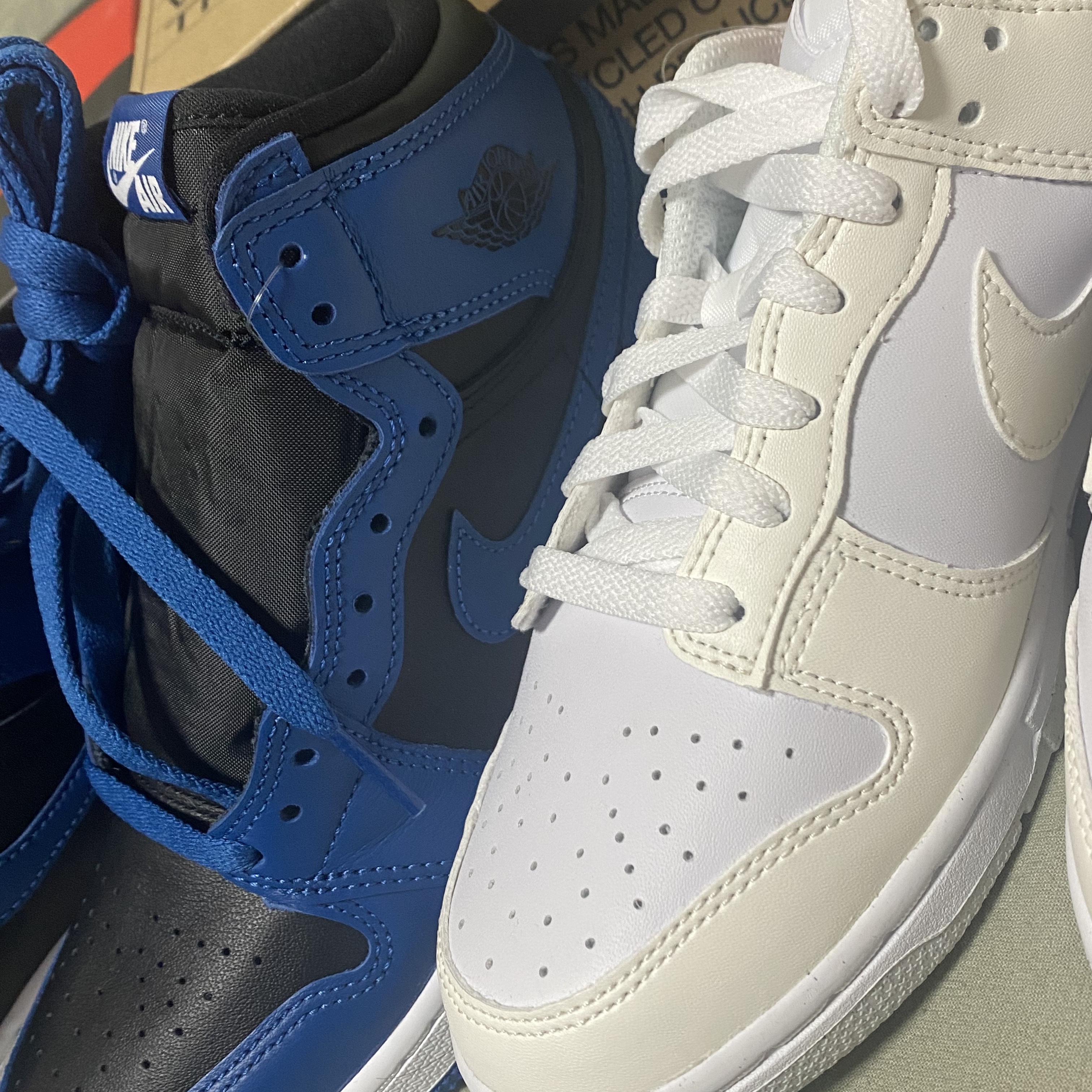 (GS) Jordan 1 Retro High OG Dark Marina Blue, (W) Nike Dunk Low Next Nature Sail 착용 스타일