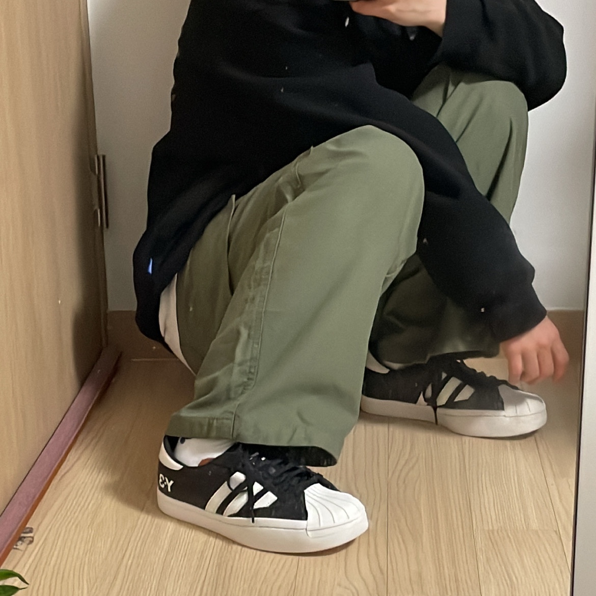 Y-3 Yohji Star Black White 착용 스타일