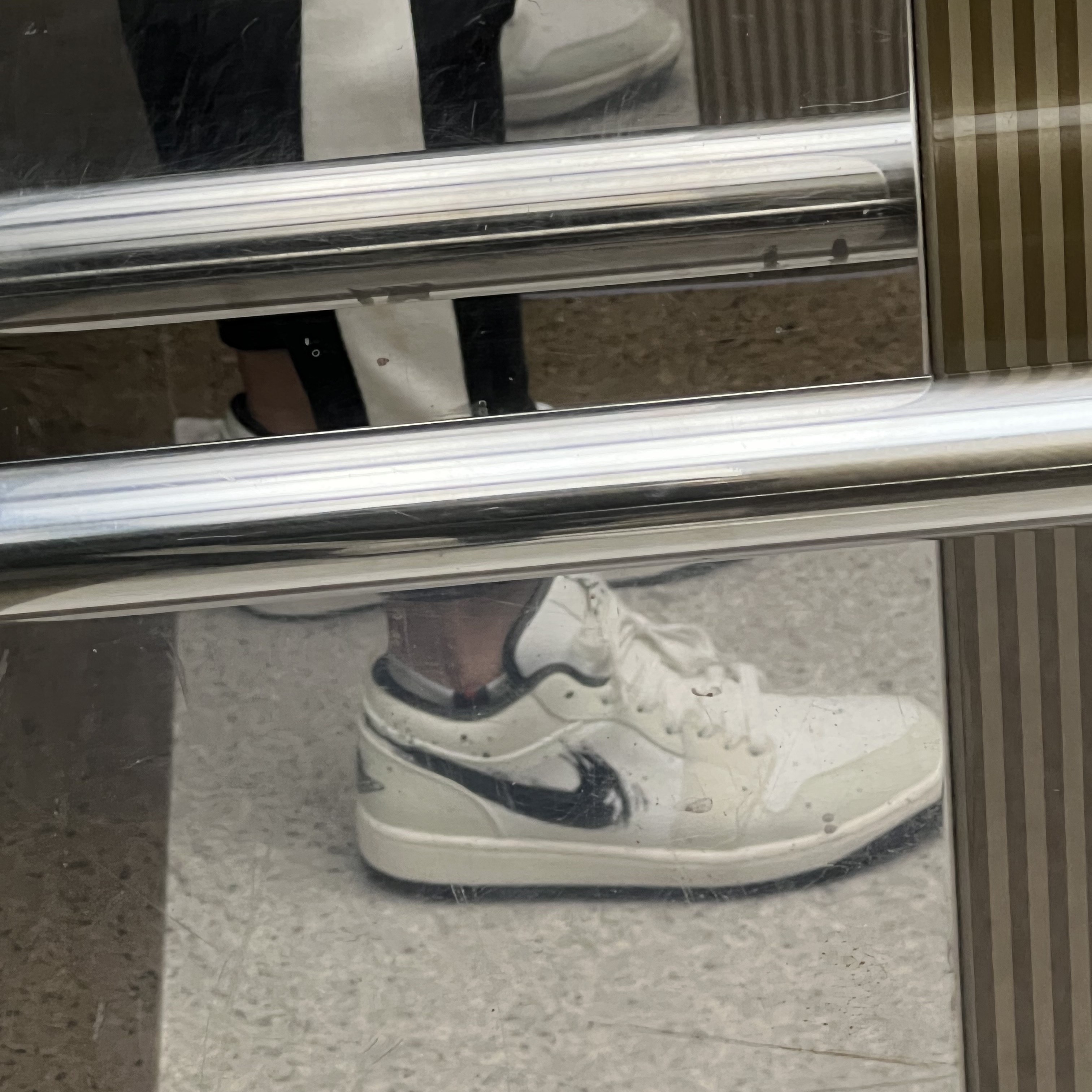 Jordan 1 Low SE Brushstroke 착용 스타일 - 3