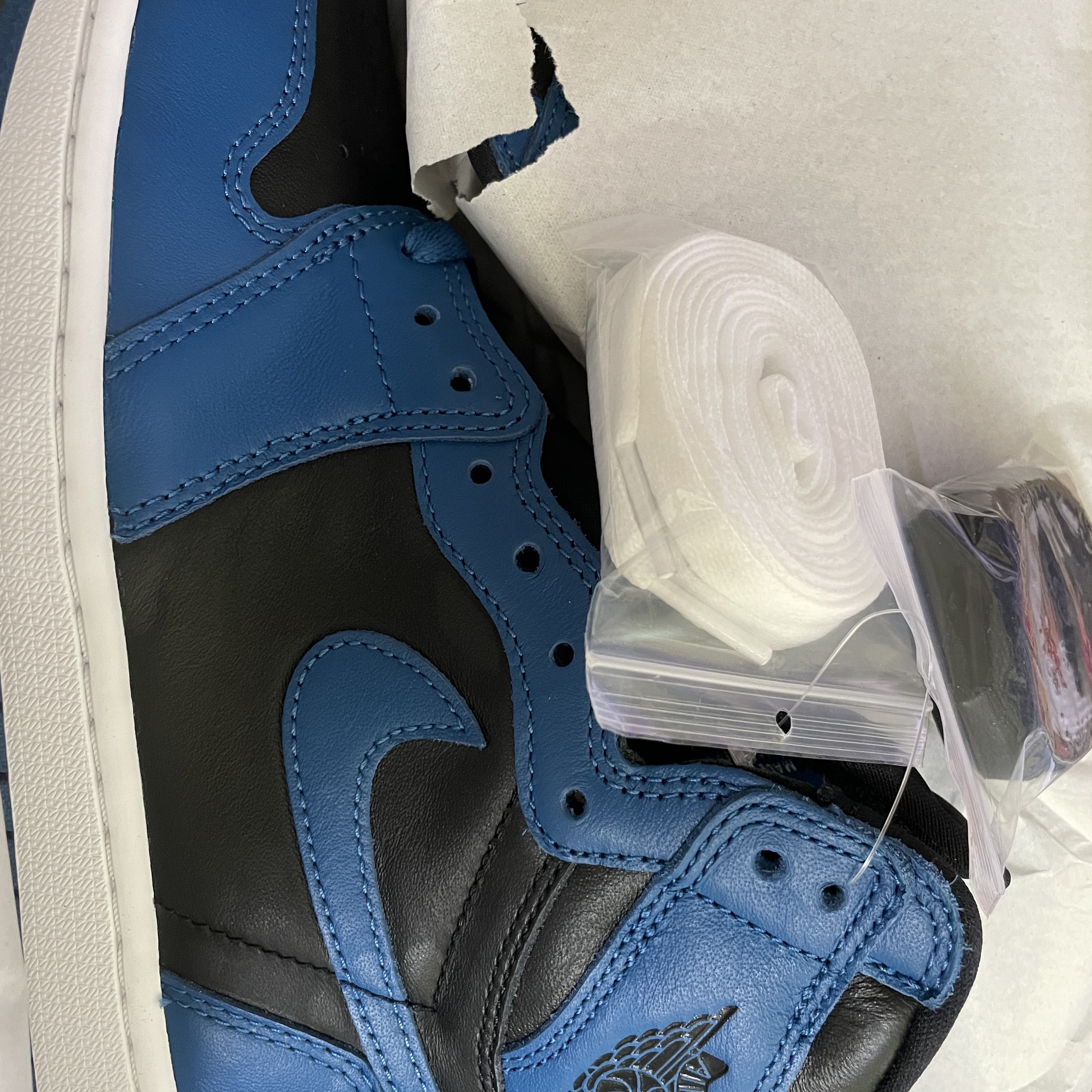 Jordan 1 Retro High OG Dark Marina Blue 착용 스타일