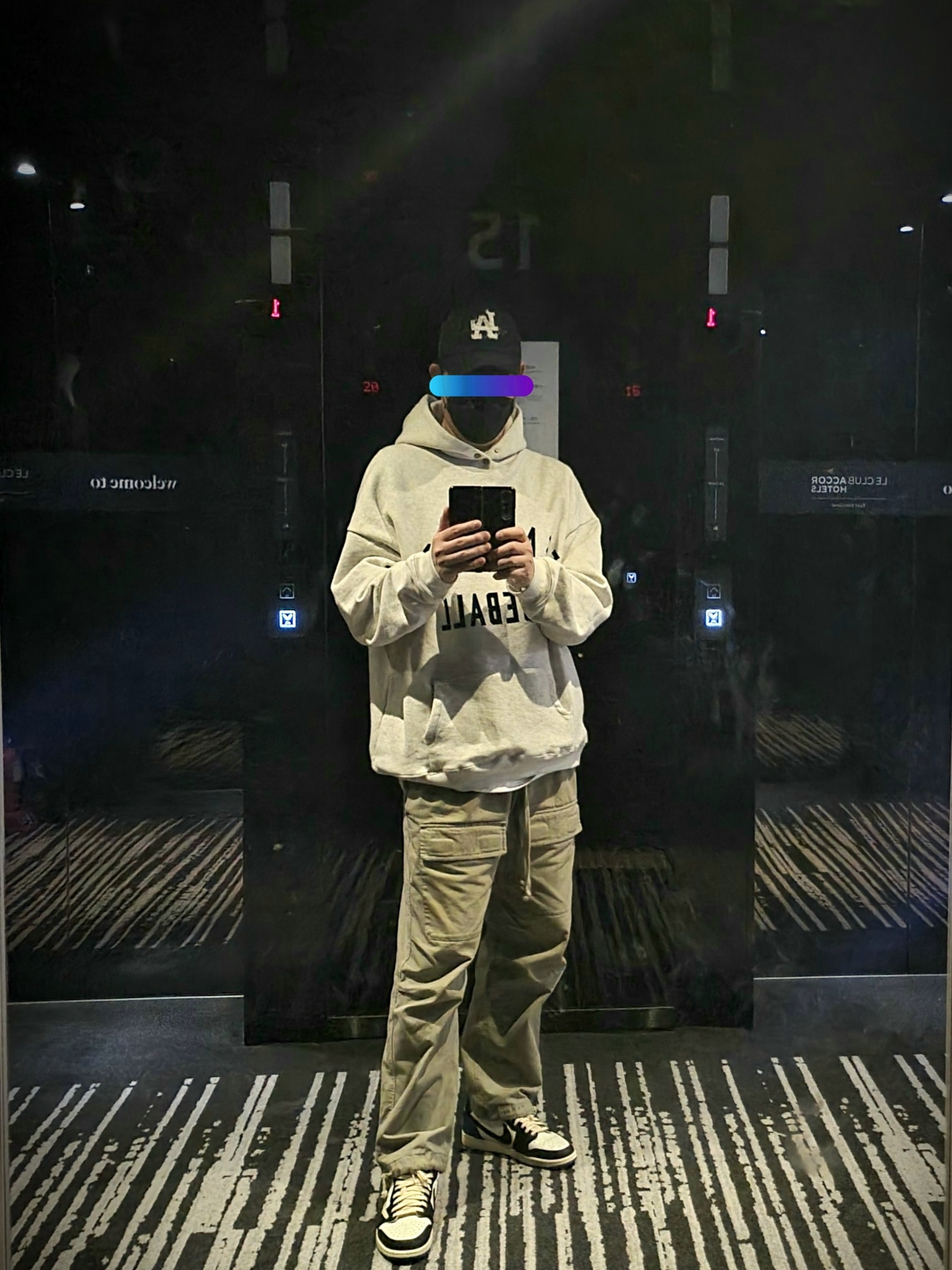 Jordan 1 x Travis Scott x Fragment Retro Low OG SP Military Blue, Fear of God Baseball Hoodie Cream Heather 착용 스타일