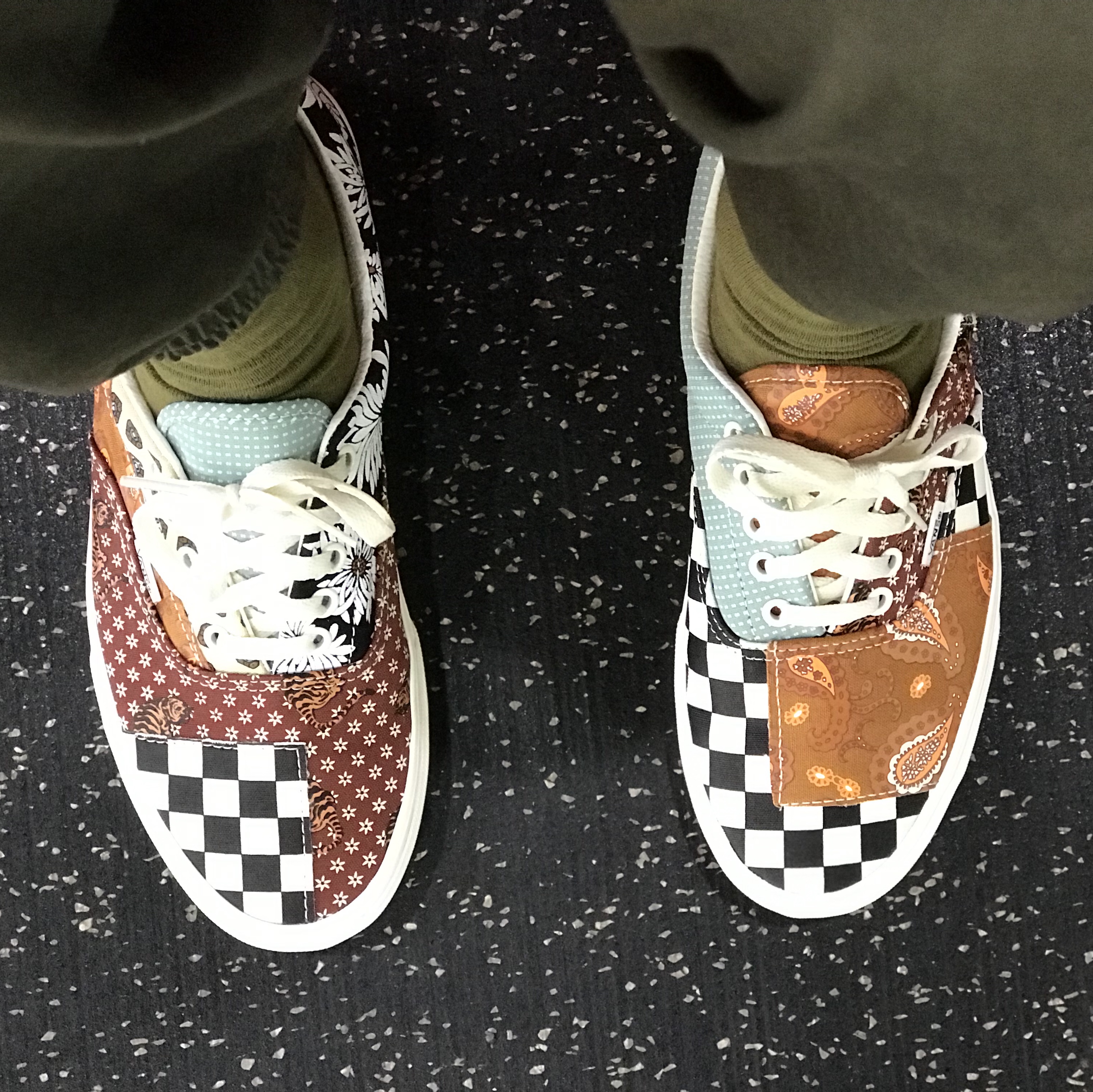 Vans Era Tiger Patchwork 착용 스타일 - 2
