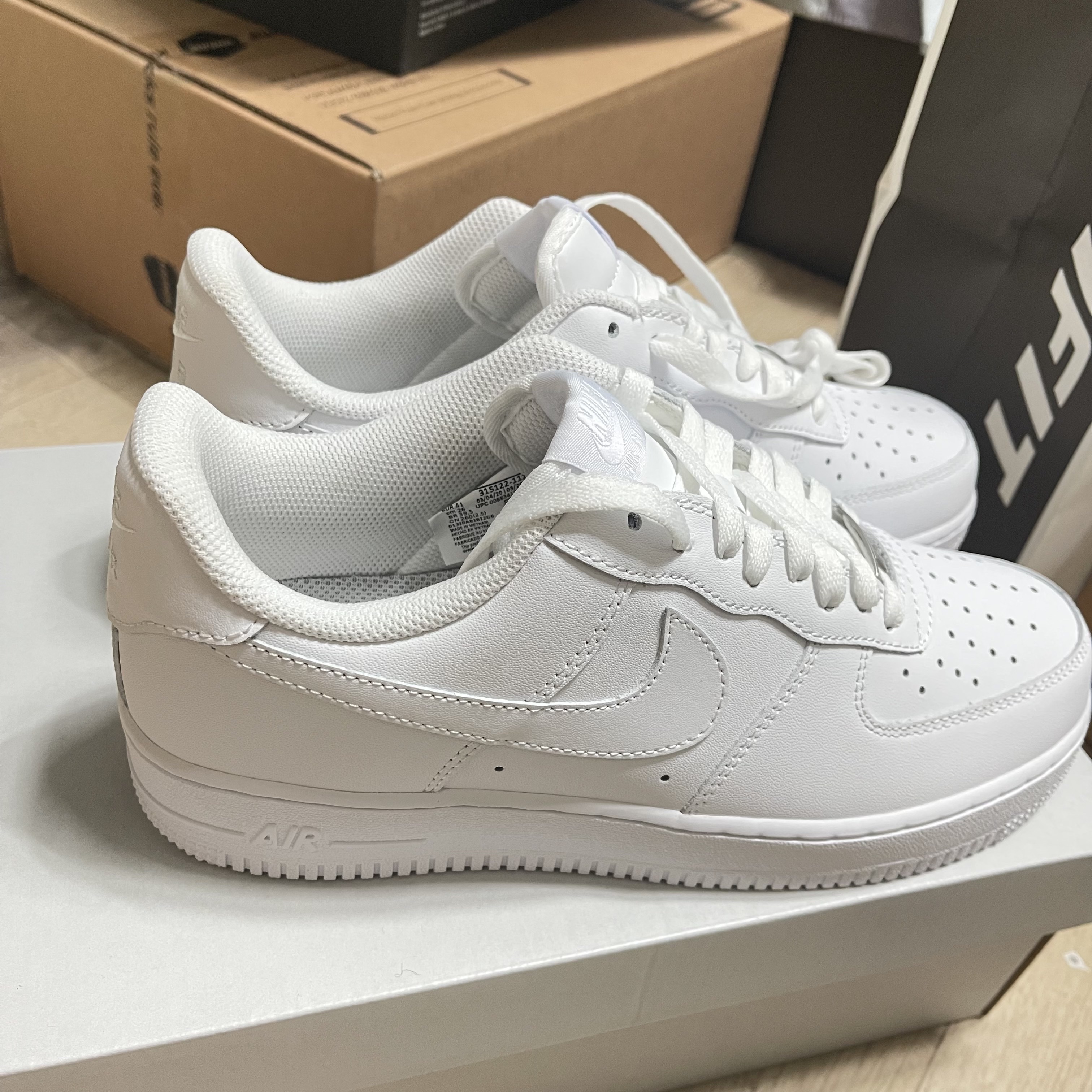 Nike Air Force 1 '07 Low White 착용 스타일 - 2