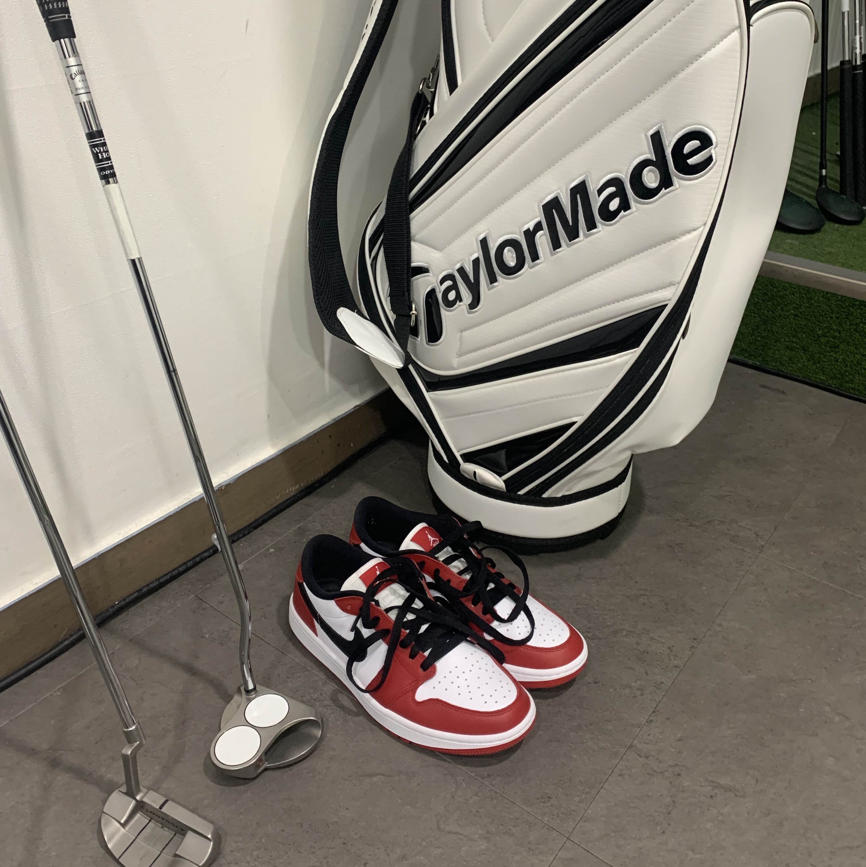 Jordan 1 Low Golf Chicago 착용 스타일 - 1