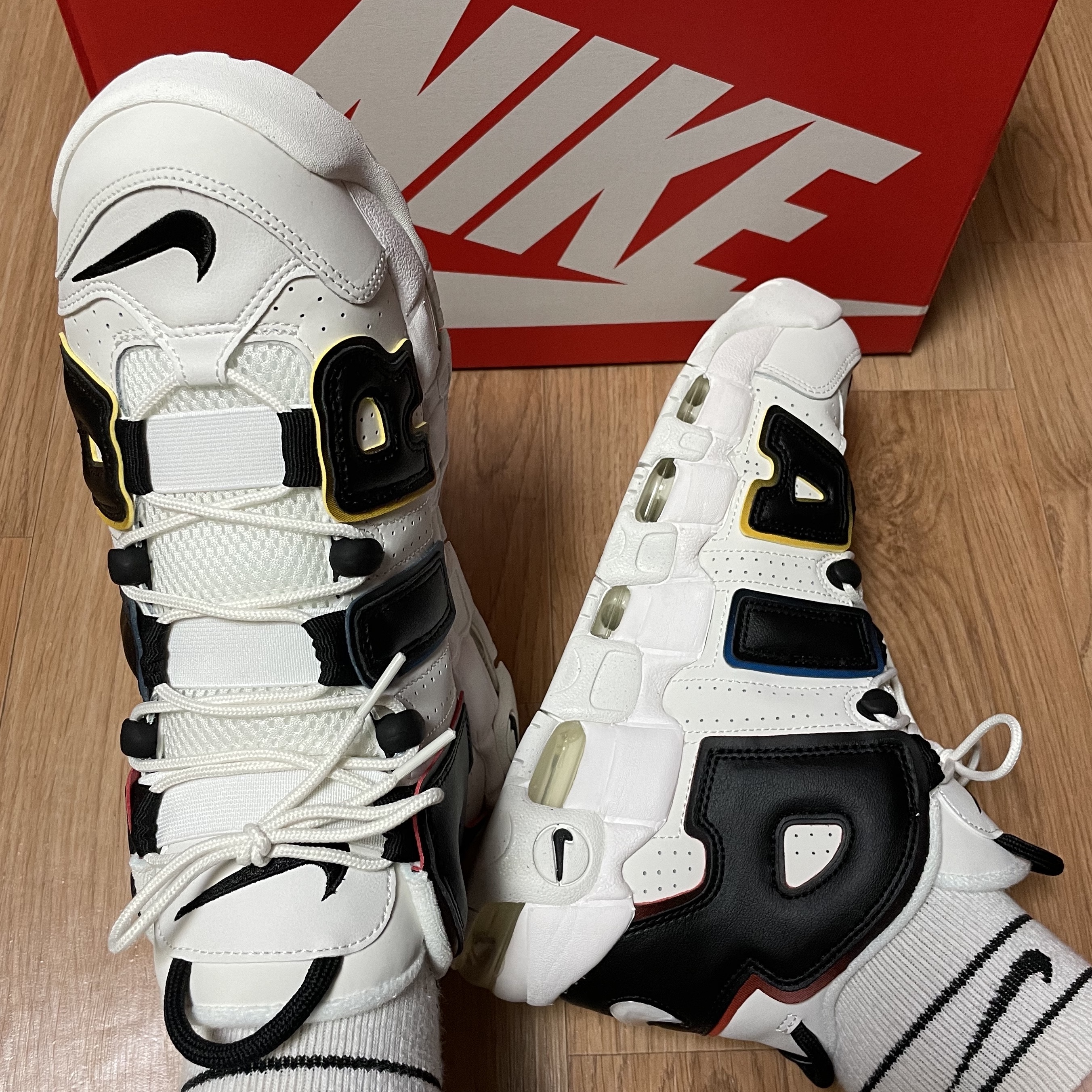 Nike Air More Uptempo 96 Trading Cards 착용 스타일 - 1