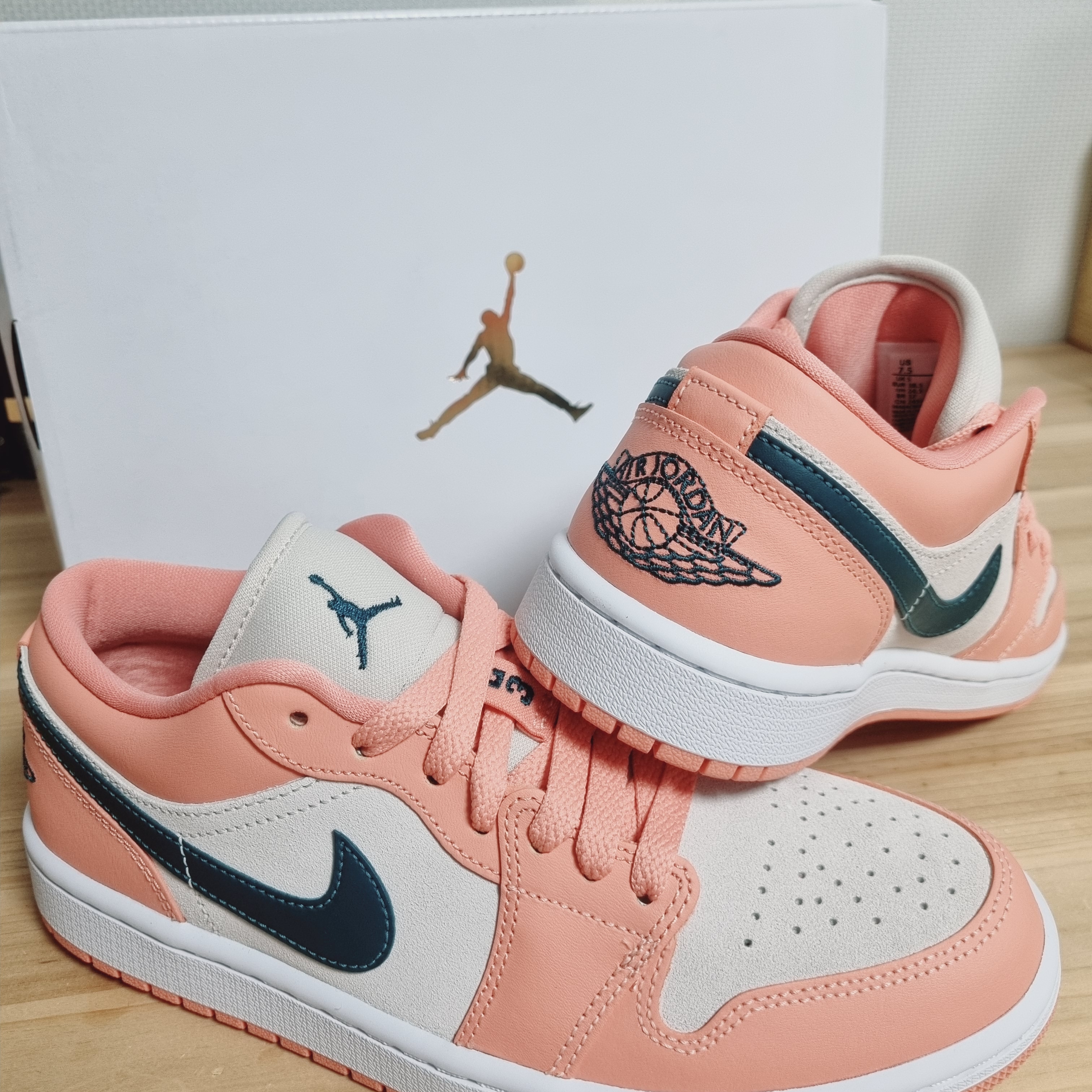 (W) Jordan 1 Low Light Madder Root 착용 스타일 - 4