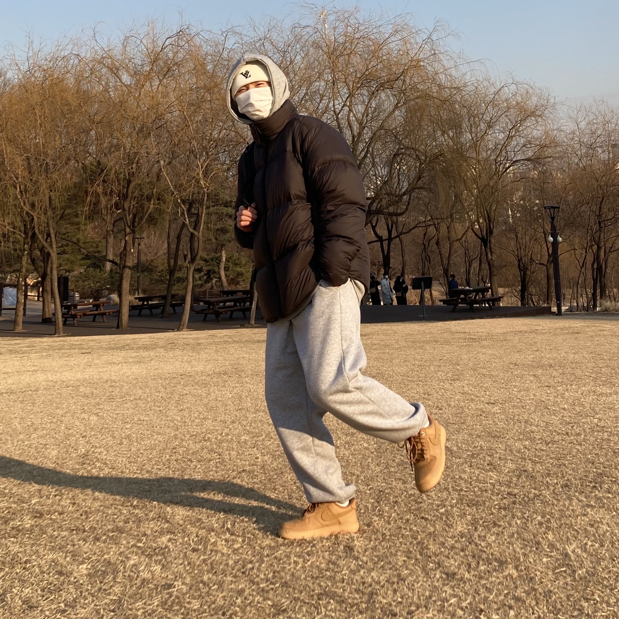 Nike Air Force 1 '07 WB Flax 착용 스타일 - 3