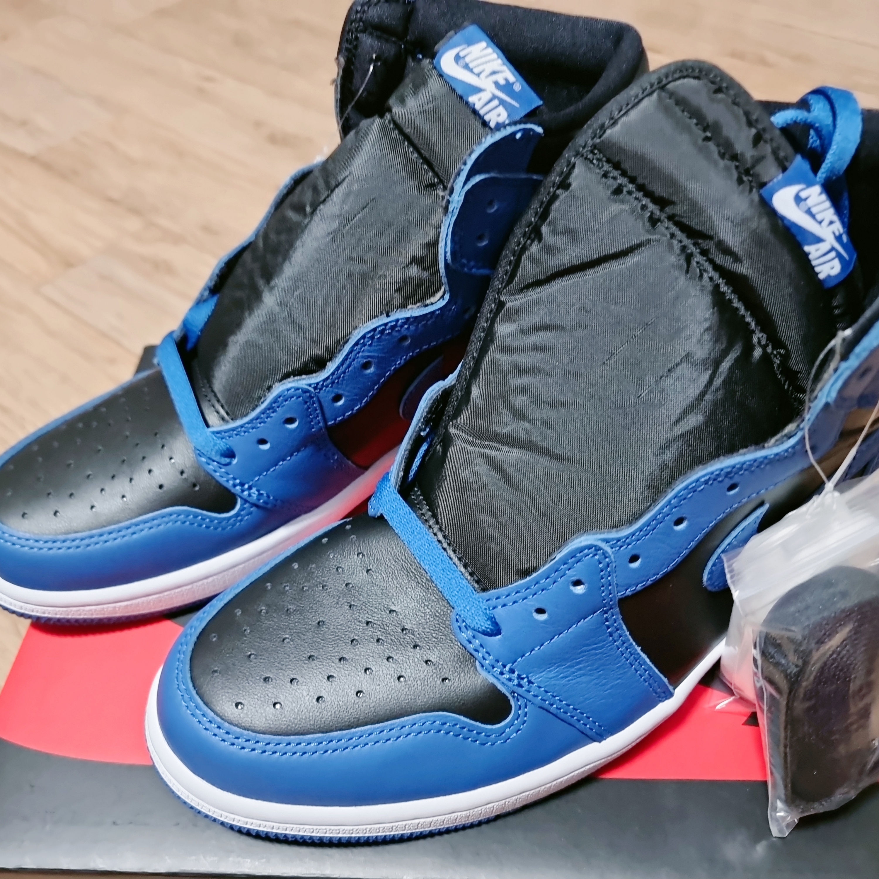Jordan 1 Retro High OG Dark Marina Blue 착용 스타일 - 2