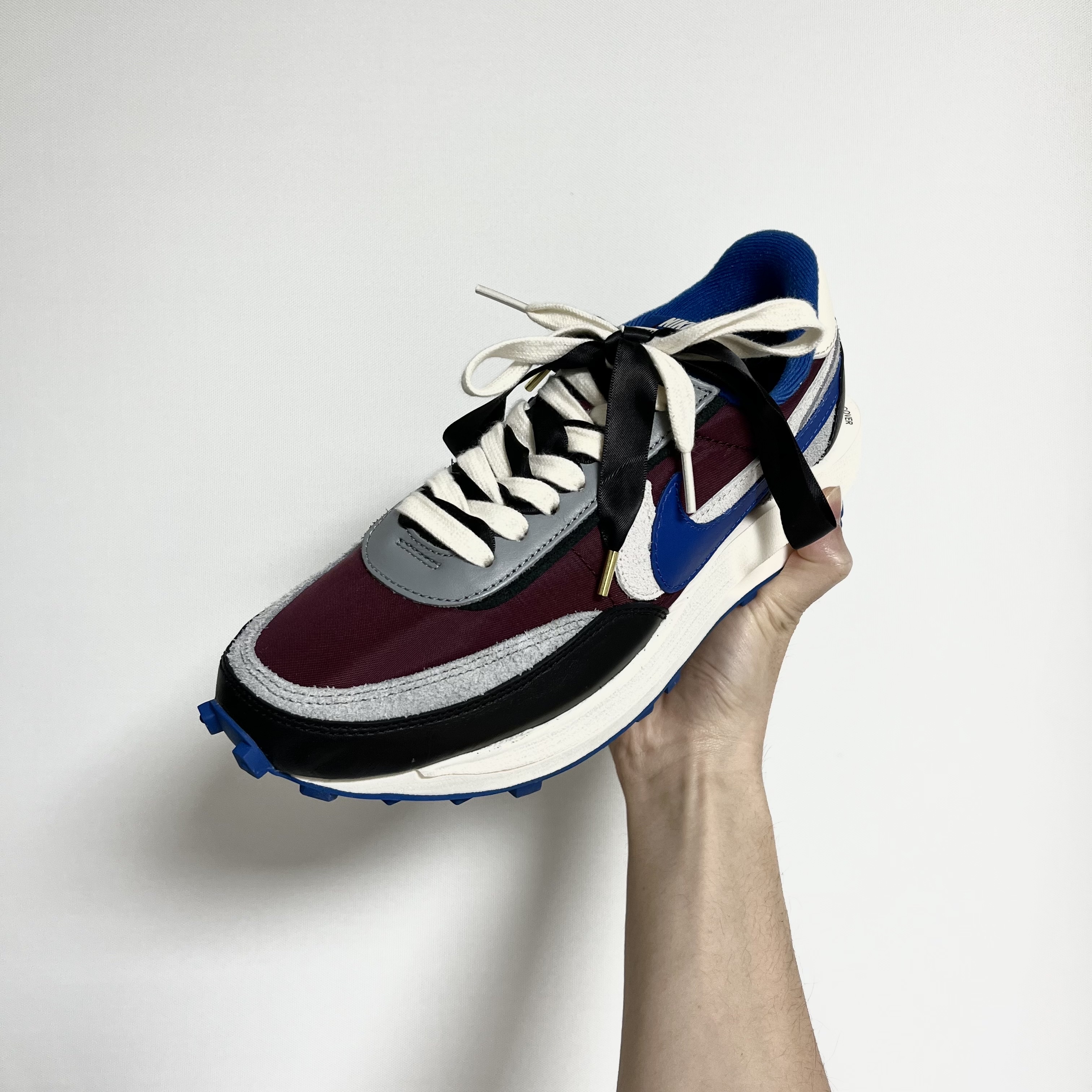 Nike x Sacai x Undercover LDWaffle Night Maroon Team Royal 착용 스타일