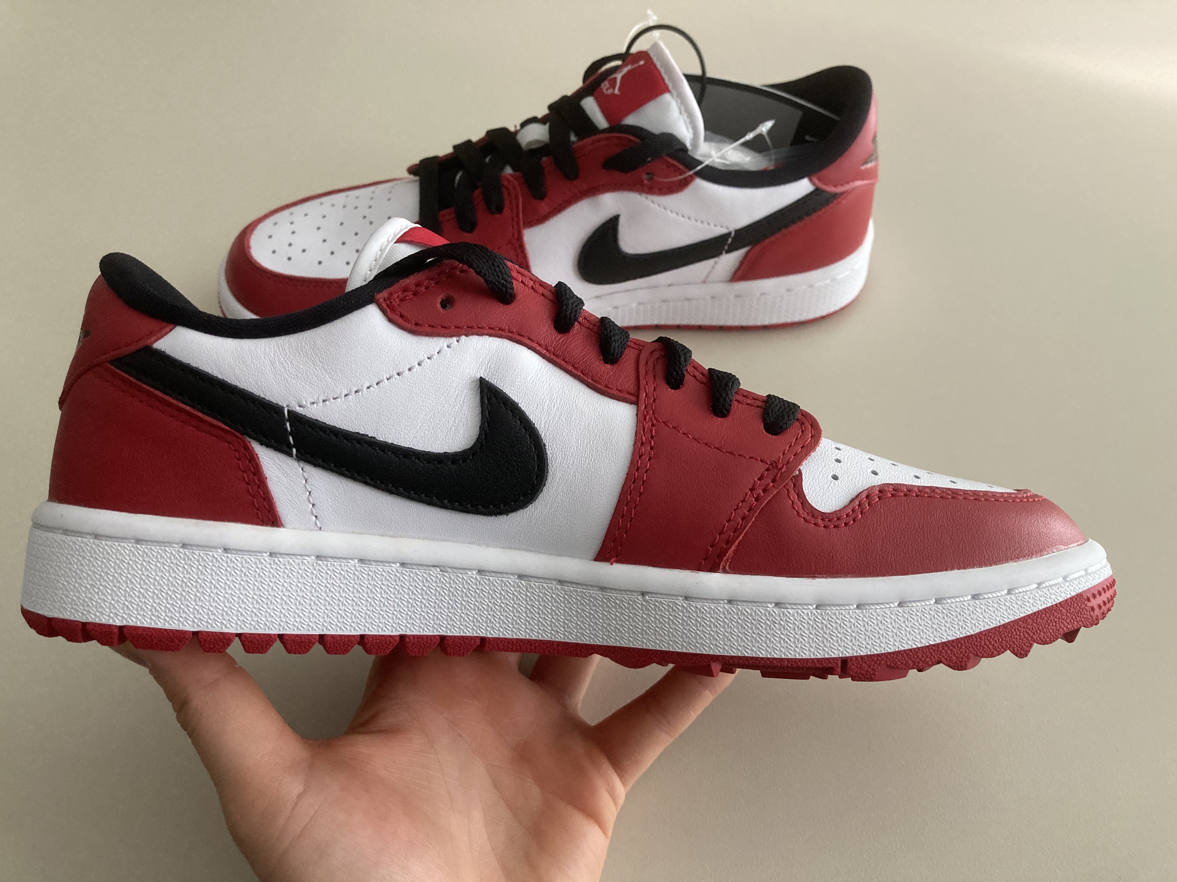 Jordan 1 Low Golf Chicago 착용 스타일 - 3