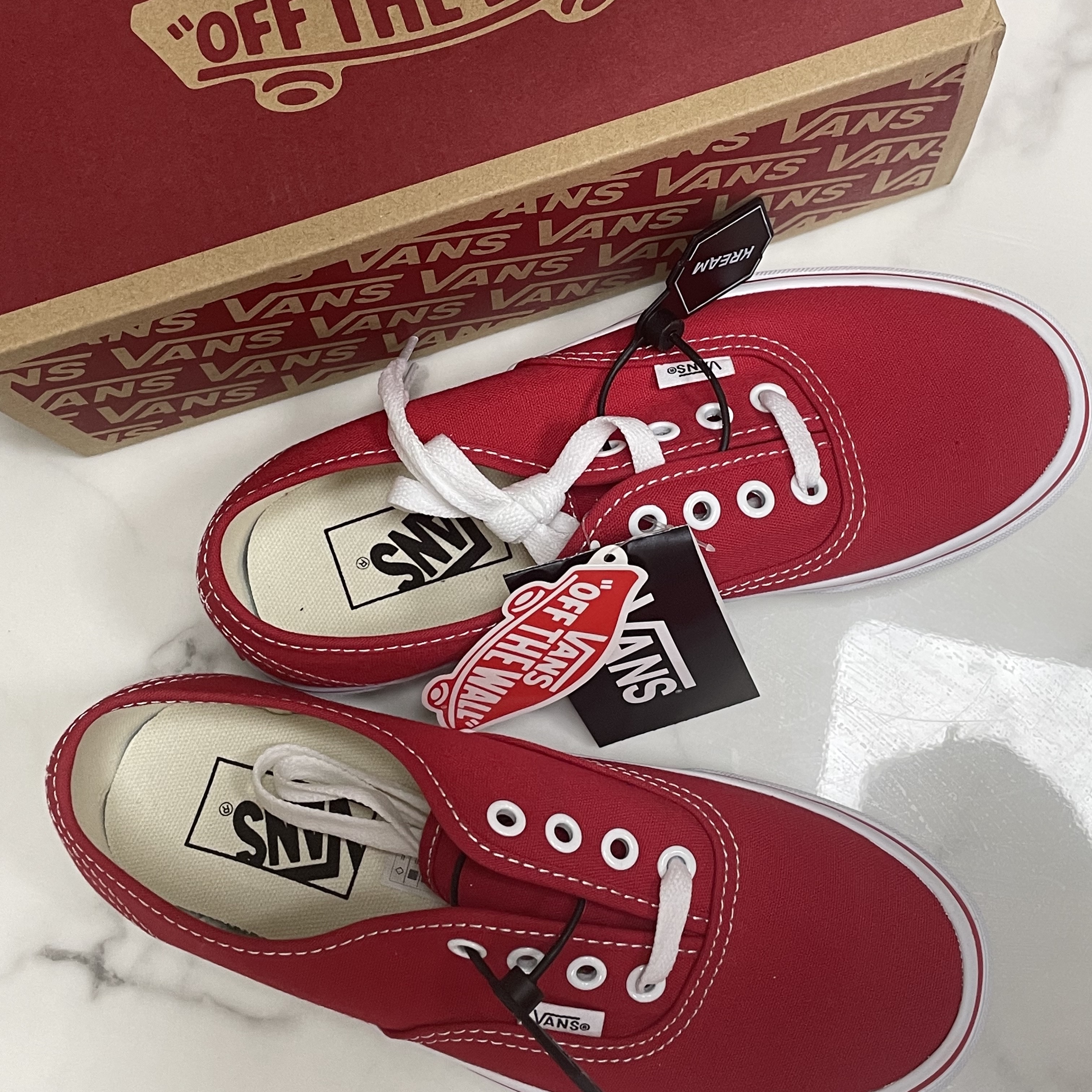 Vans Authentic Red 착용 스타일