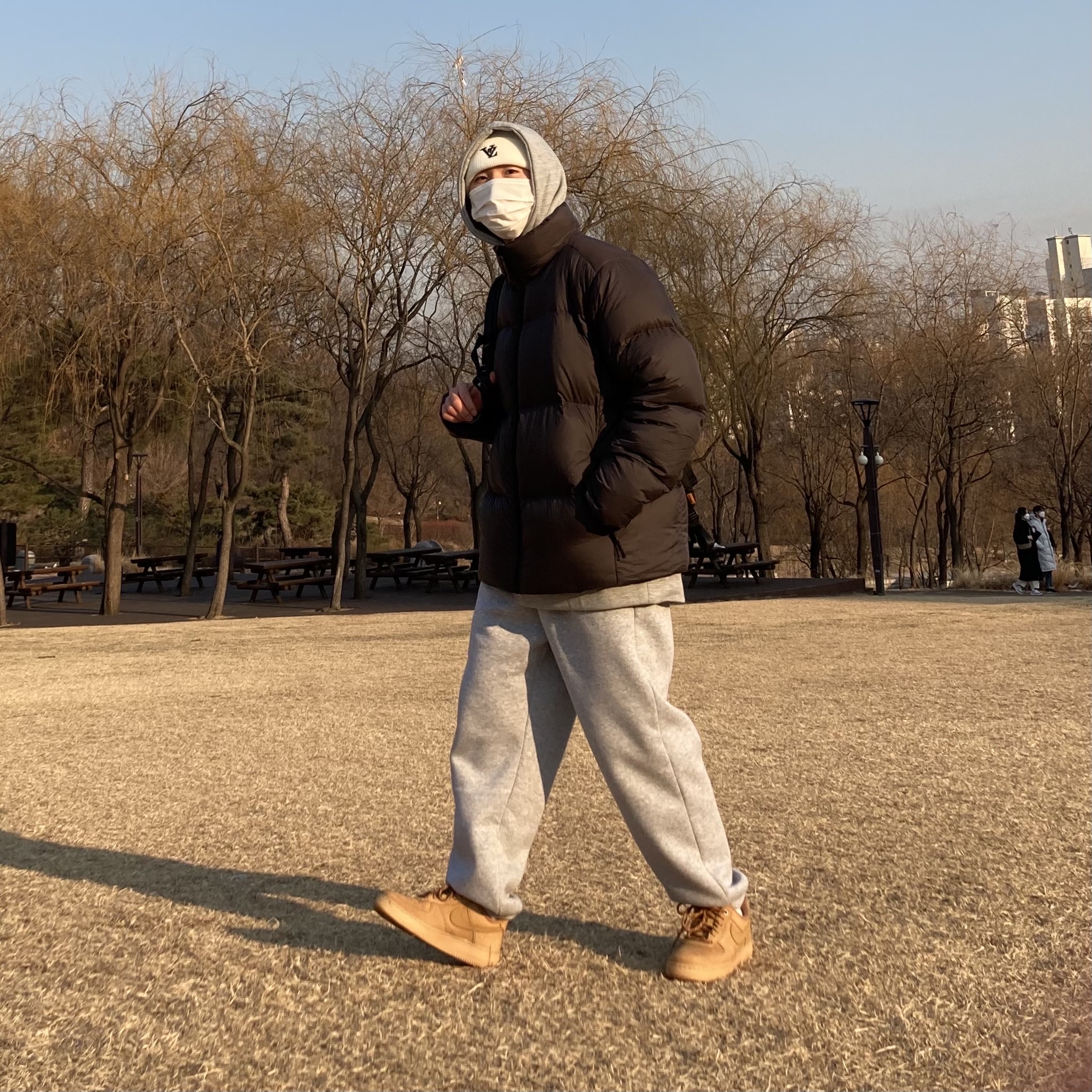Nike Air Force 1 '07 WB Flax 착용 스타일 - 1