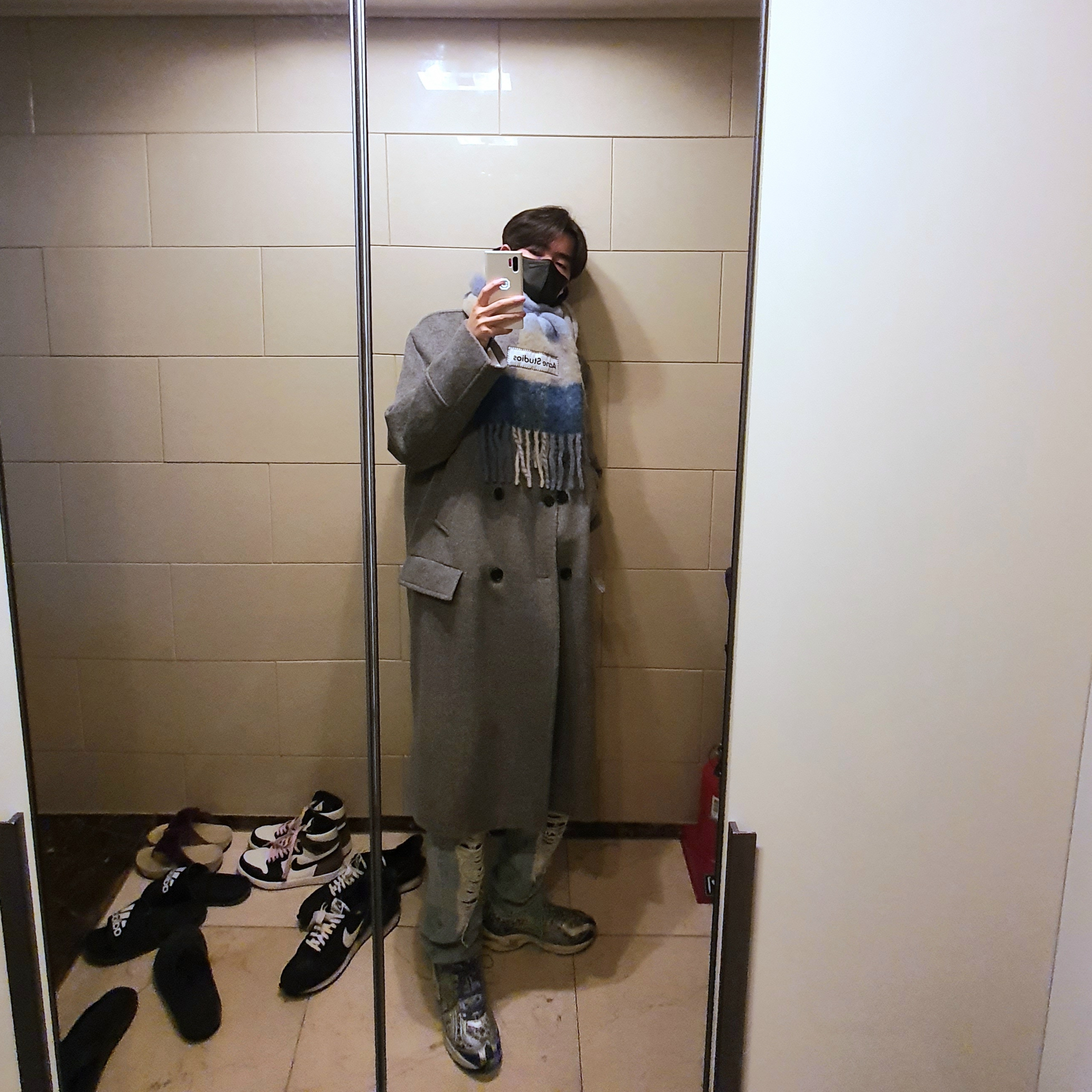 Asics x Awake NY Gel-Preleus Cool Grey Silver, Acne Studios Mohair Check Muffler Pastel Blue Beige 착용 스타일 - 2