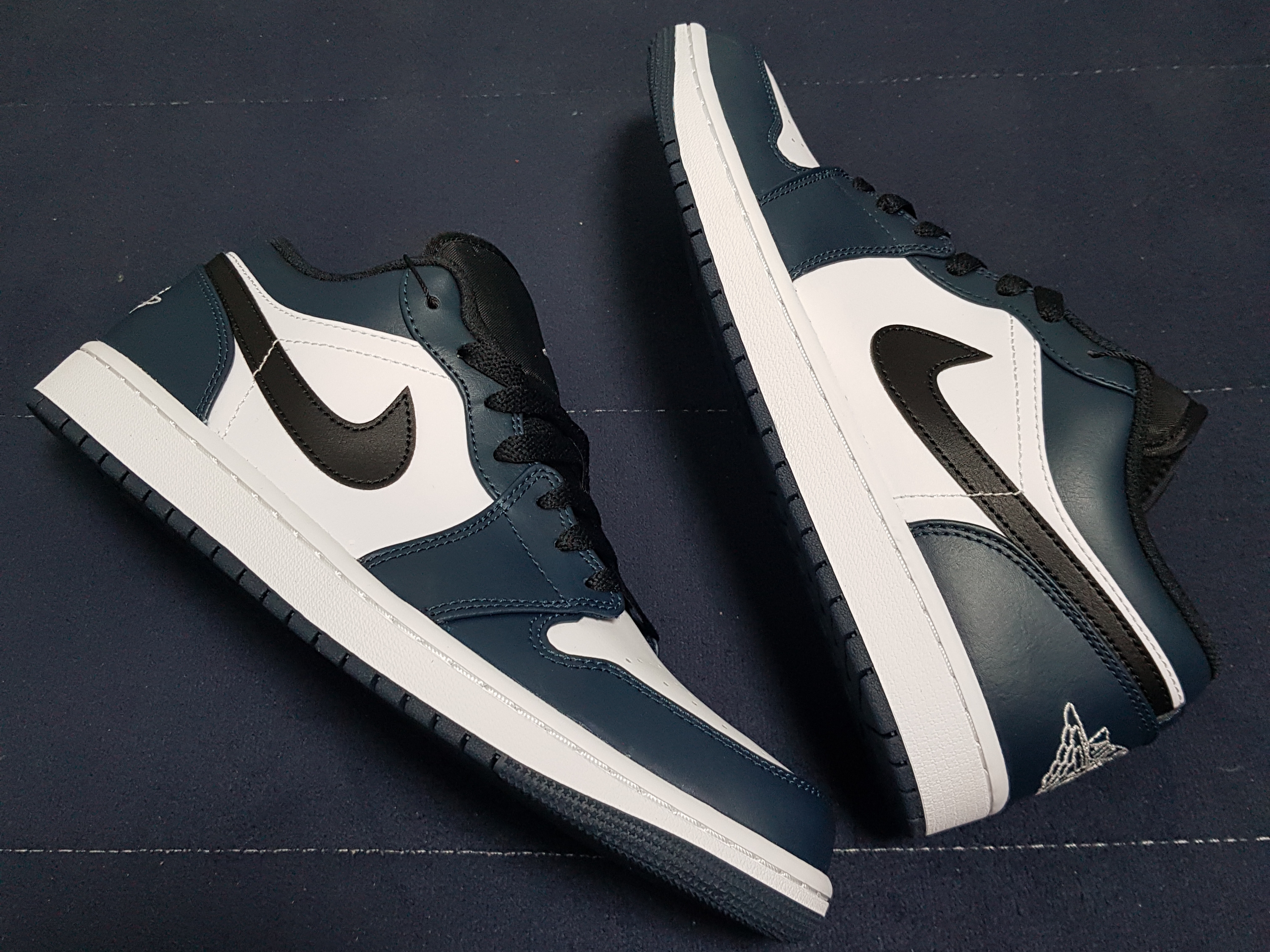 Jordan 1 Low Dark Teal 착용 스타일 - 1