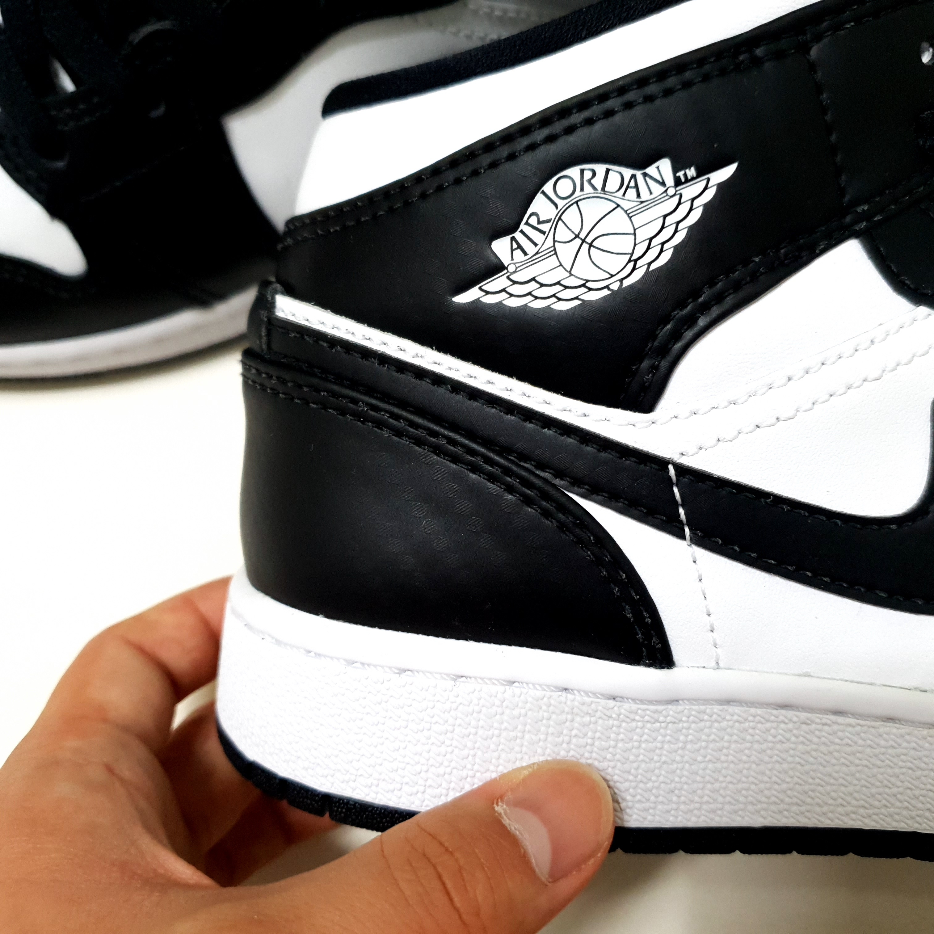 Jordan 1 Mid SE ASW Black 착용 스타일 - 4