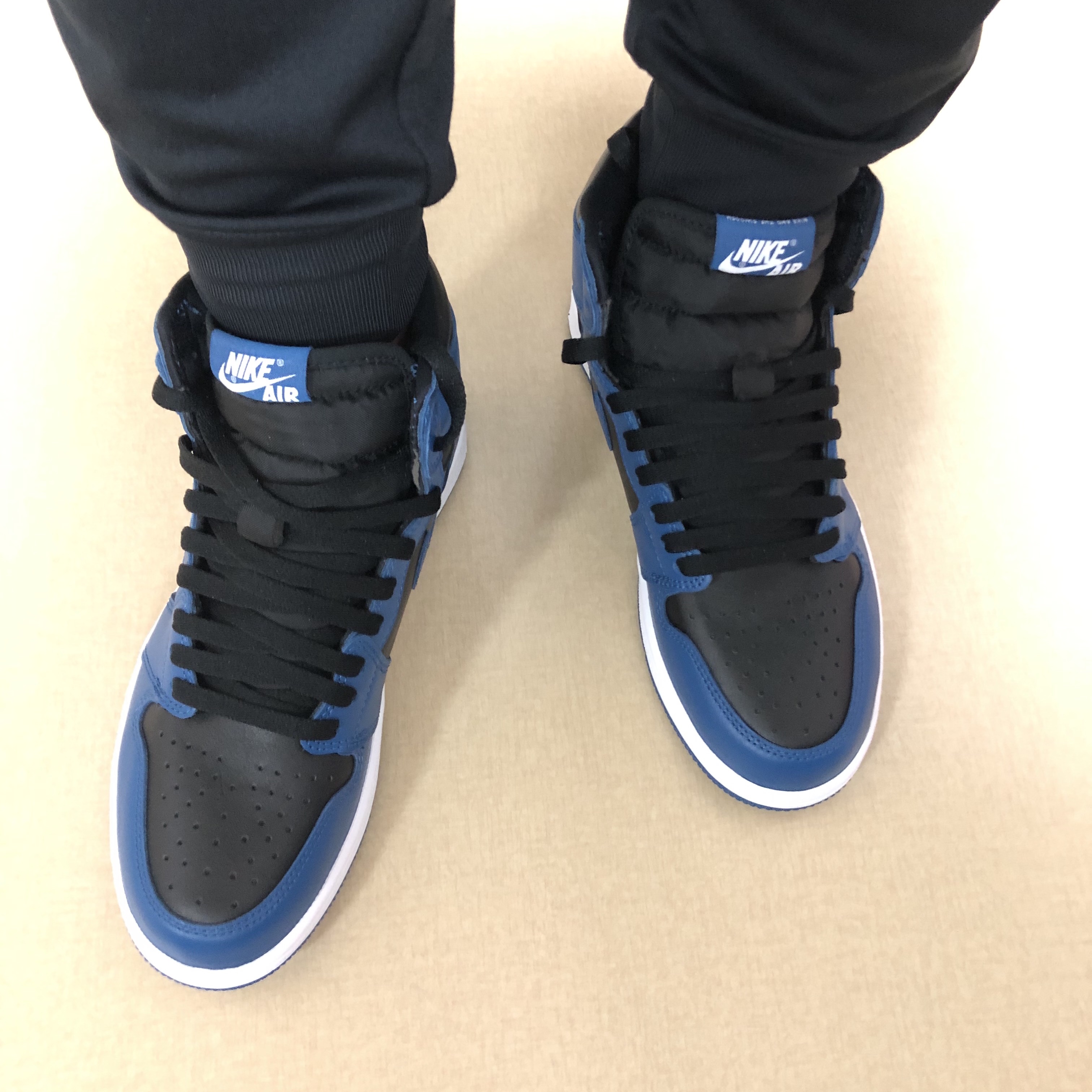 Jordan 1 Retro High OG Dark Marina Blue 착용 스타일 - 1