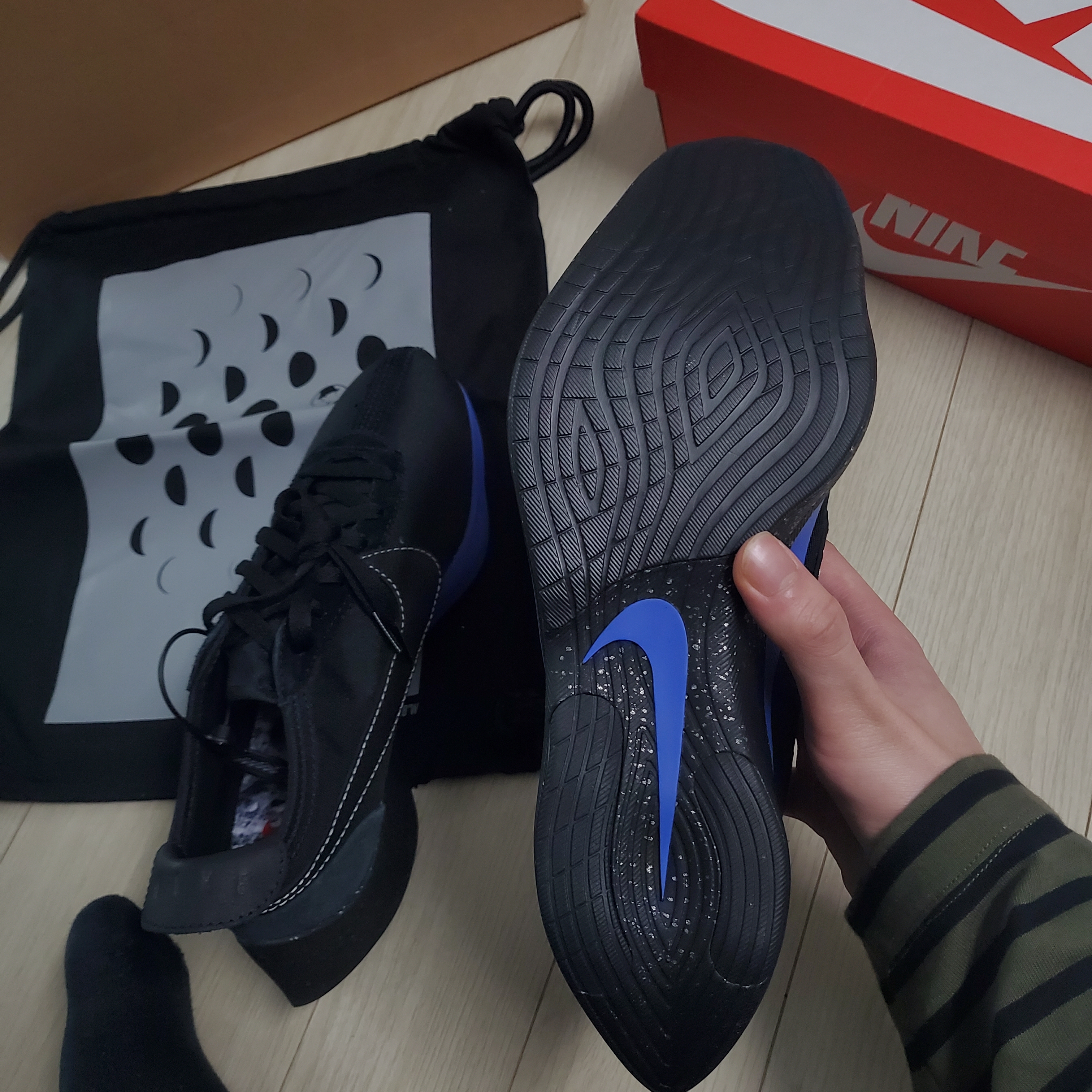 Nike Moon Racer Black Racer Blue 착용 스타일 - 4
