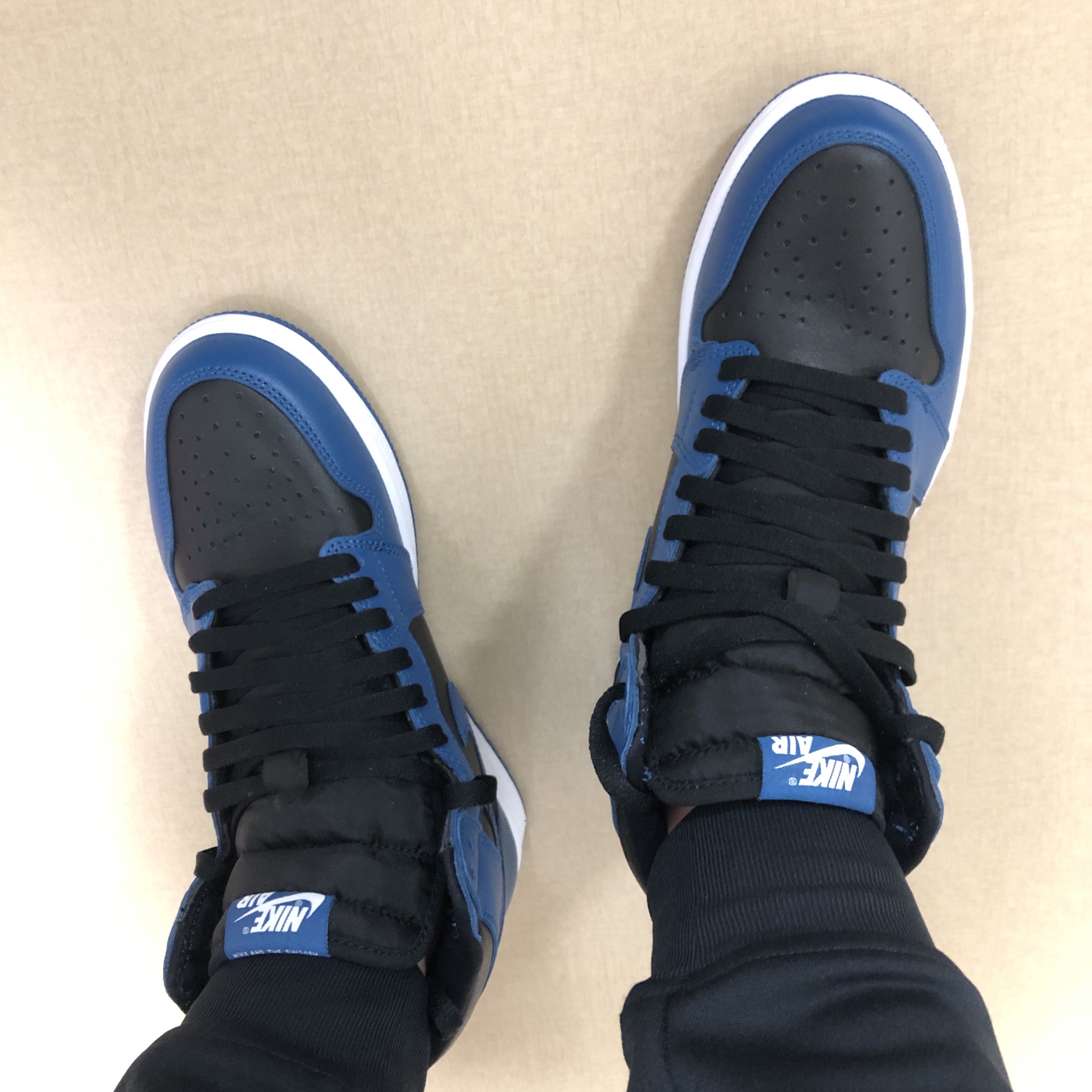 Jordan 1 Retro High OG Dark Marina Blue 착용 스타일 - 2