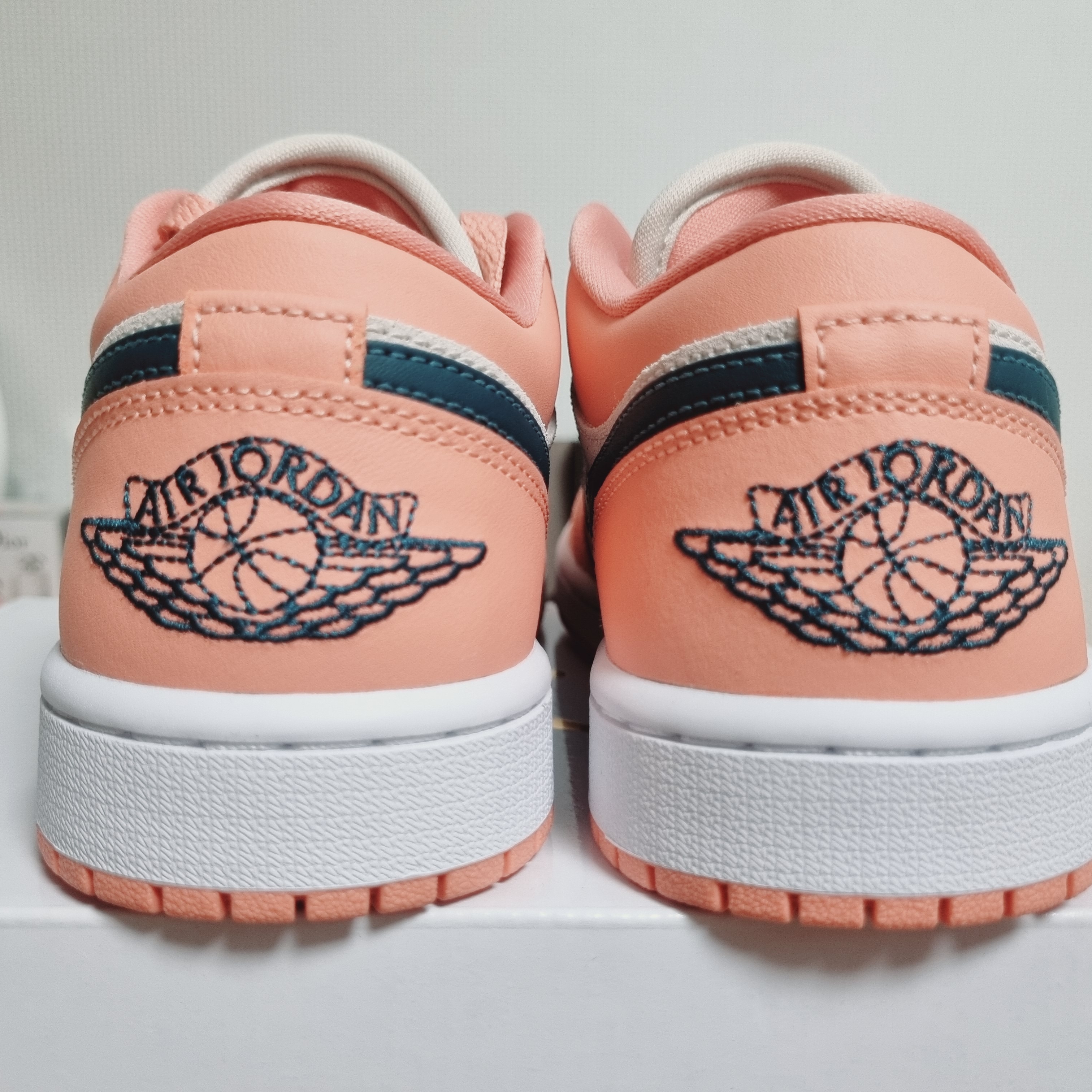 (W) Jordan 1 Low Light Madder Root 착용 스타일 - 2